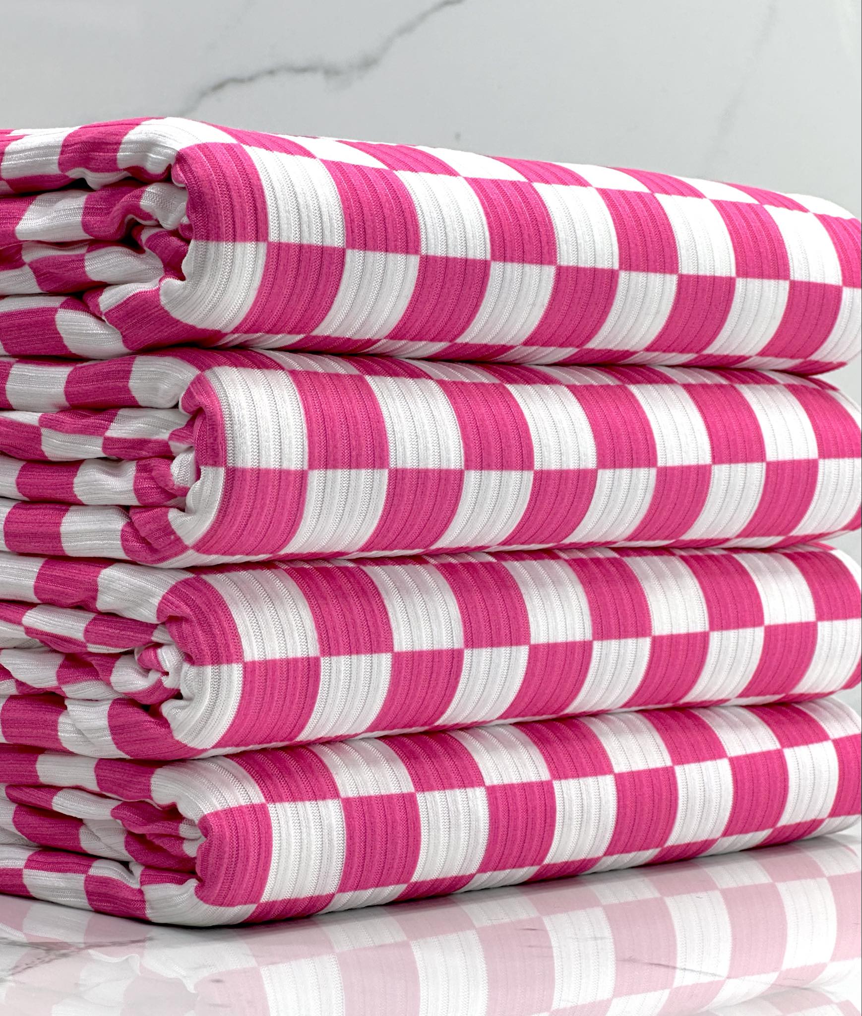 (YUMMY RIB) FUSCHIA AND OFF WHITE CHECKERED