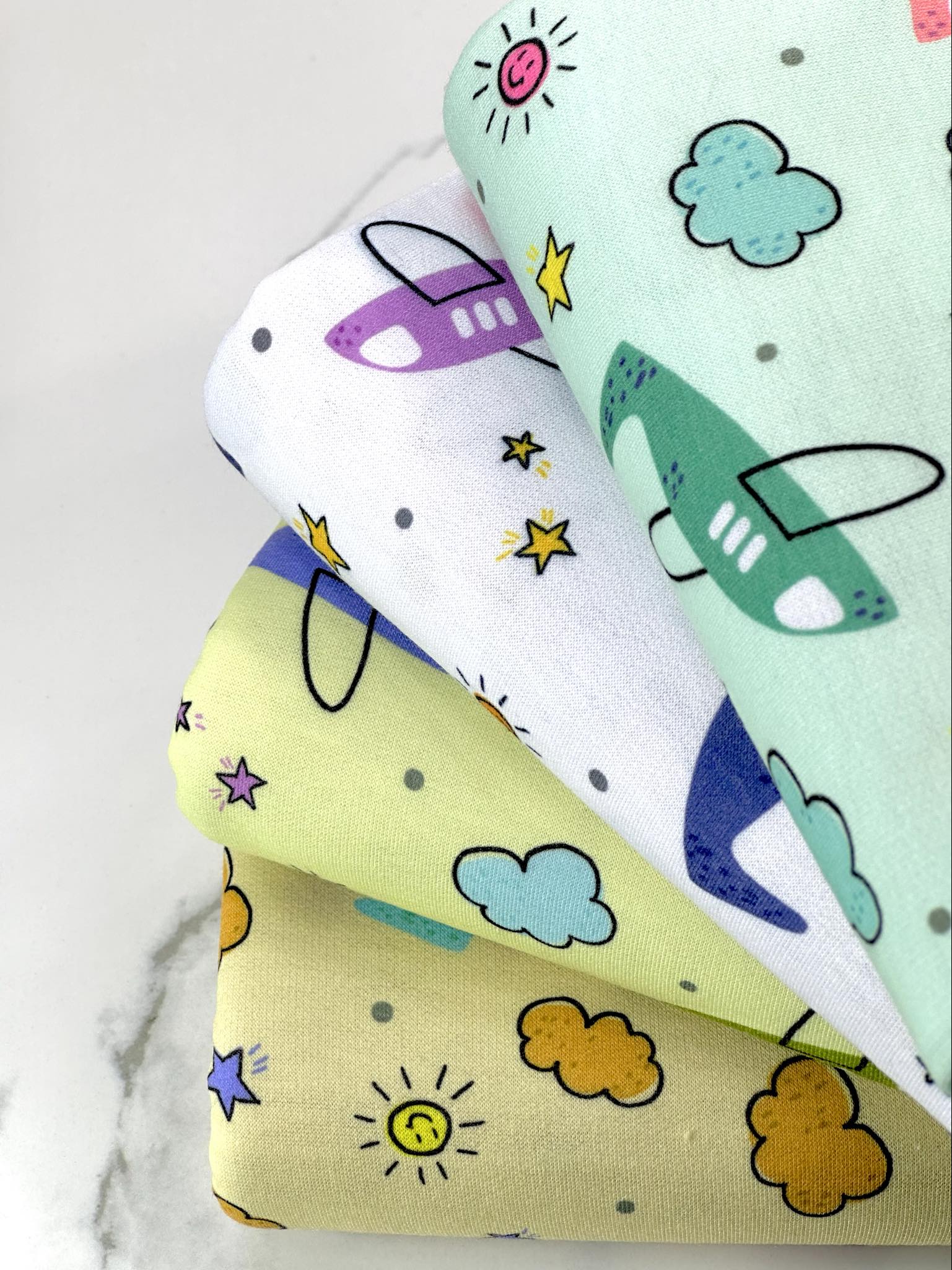 (FRENCH TERRY) PLANES AND CLOUDS ON OFF WHITE (1)