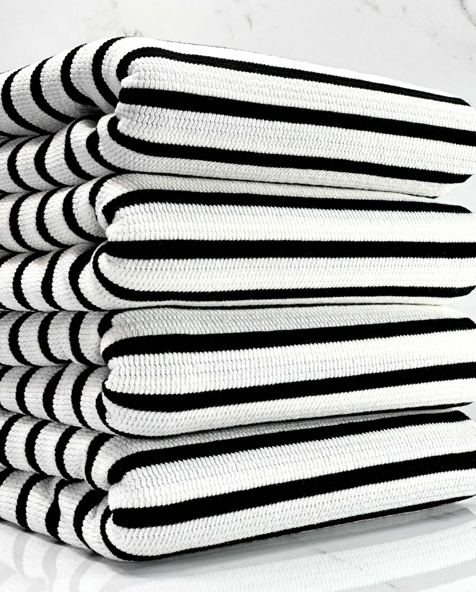 (KNIT) BLACK LINES ON OFF WHITE