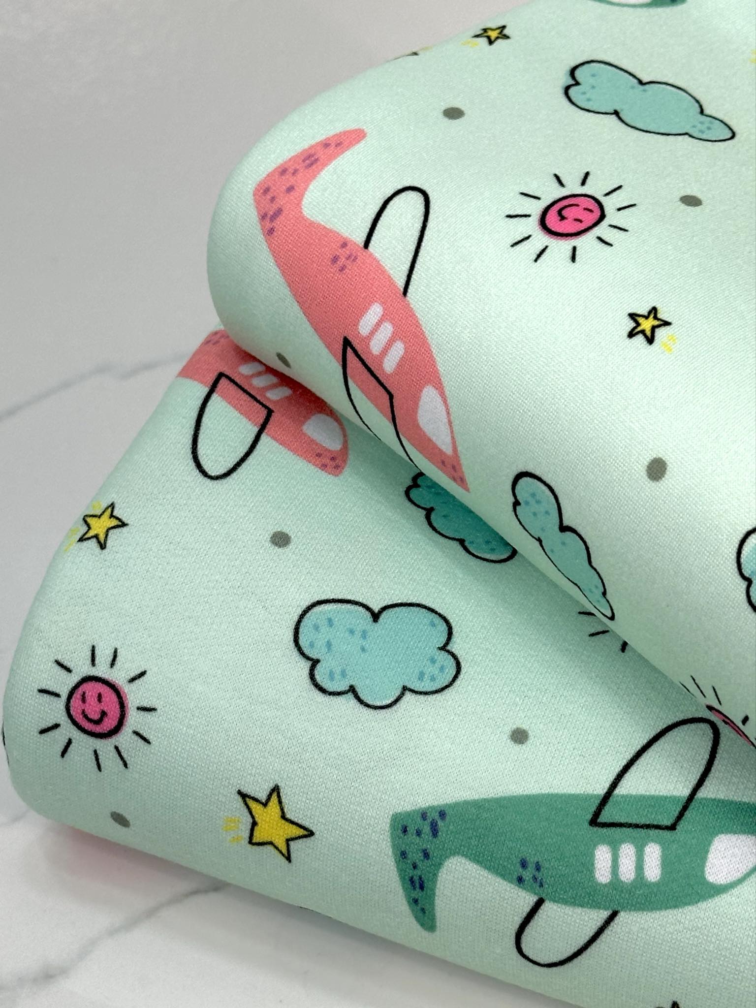 (DBP) PLANES AND CLOUDS ON MINT