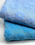 (TOWEL) LIGHT BLUE DAISY FLOWERS
