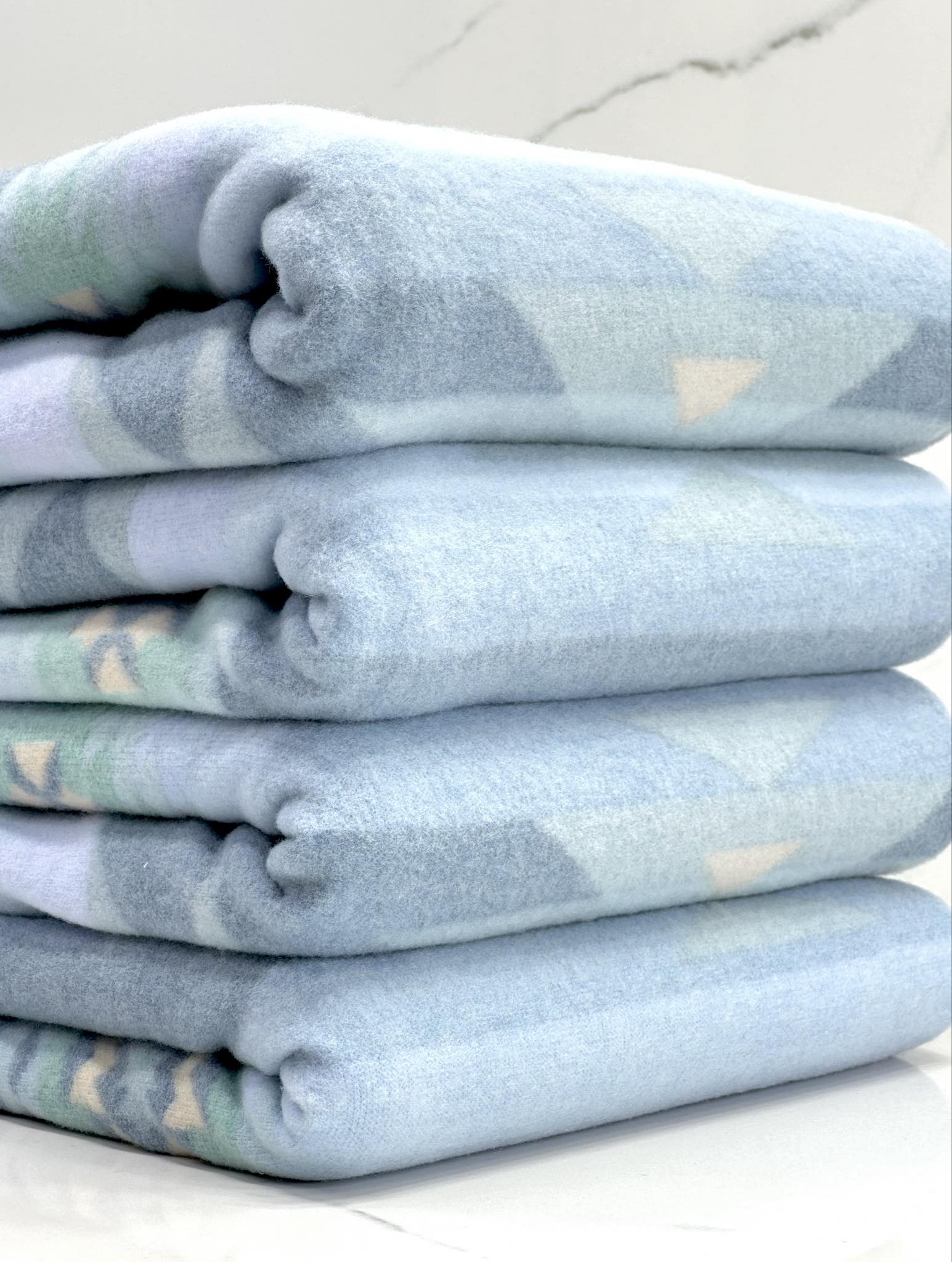 (BRUSHED SWEATER KNIT) BLUE AND JADE WESTERN PATTERN