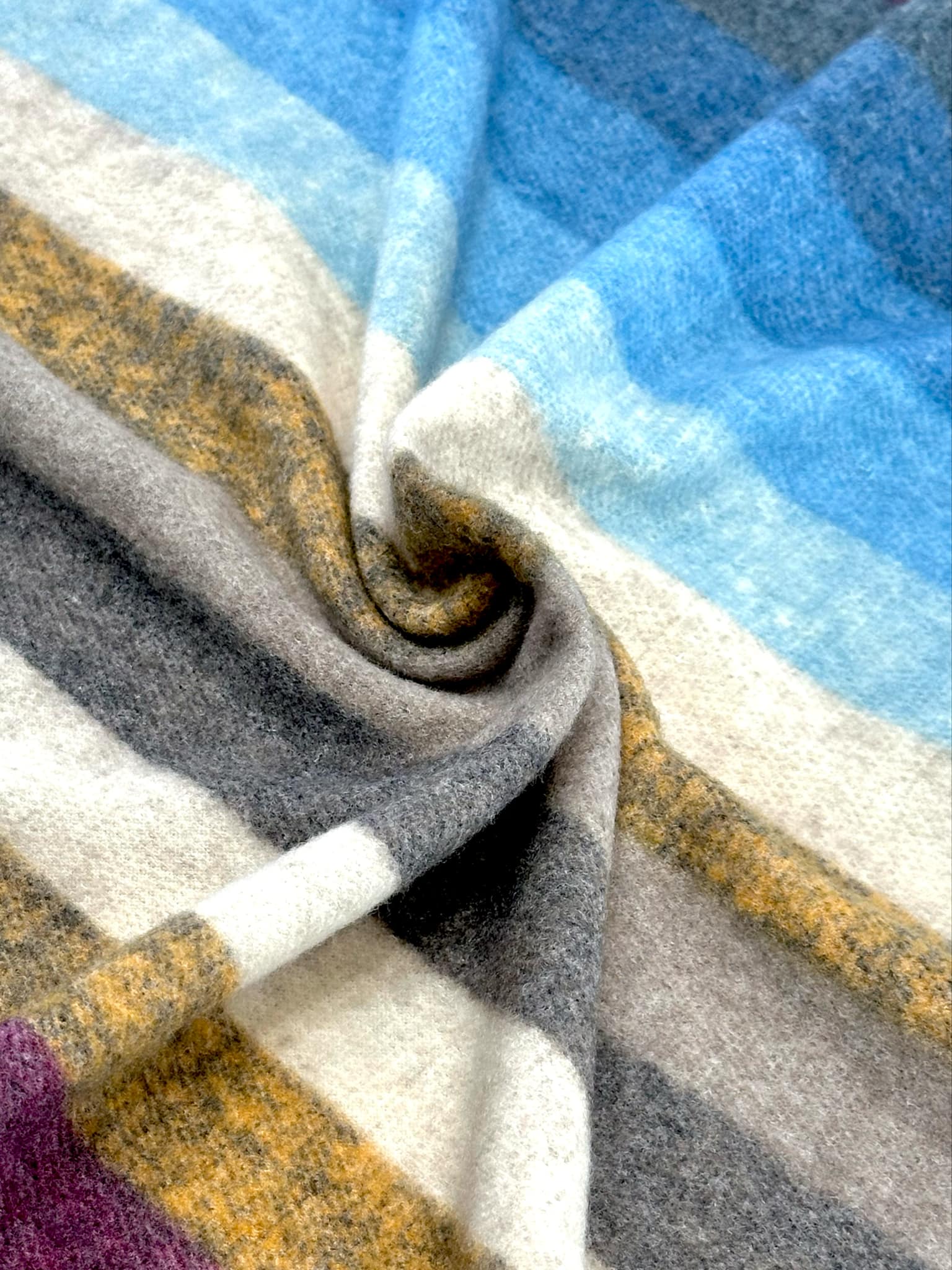 (BRUSHED SWEATER KNIT) COLORFUL STRIPES