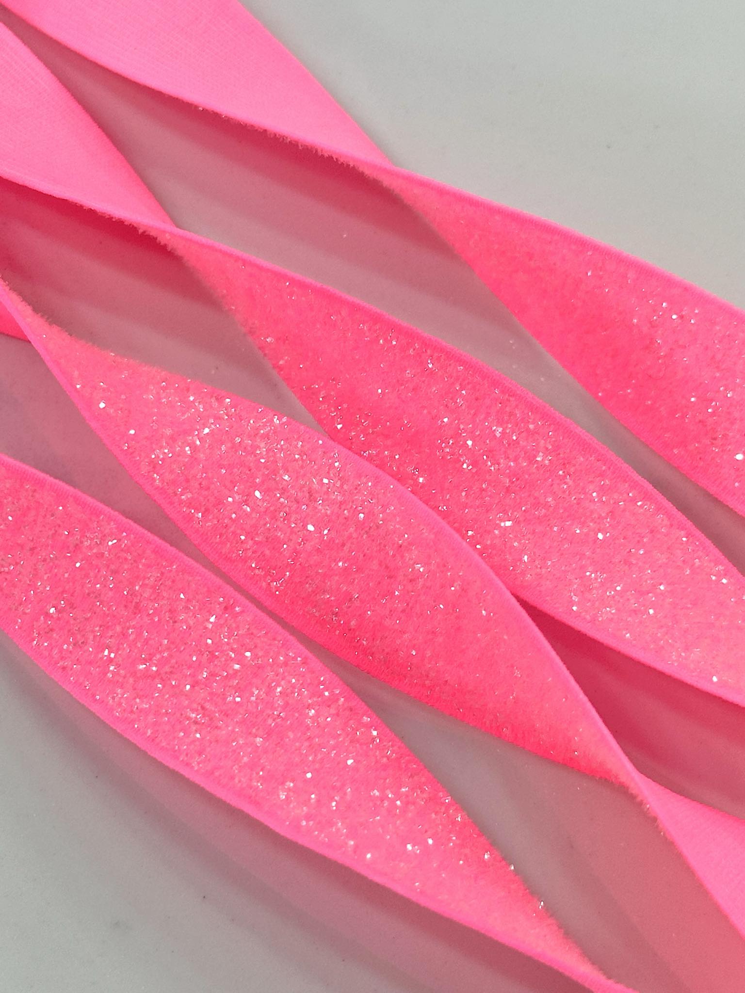 (TRIM) 5/8 ELASTIC NEON PINK SHIMMER