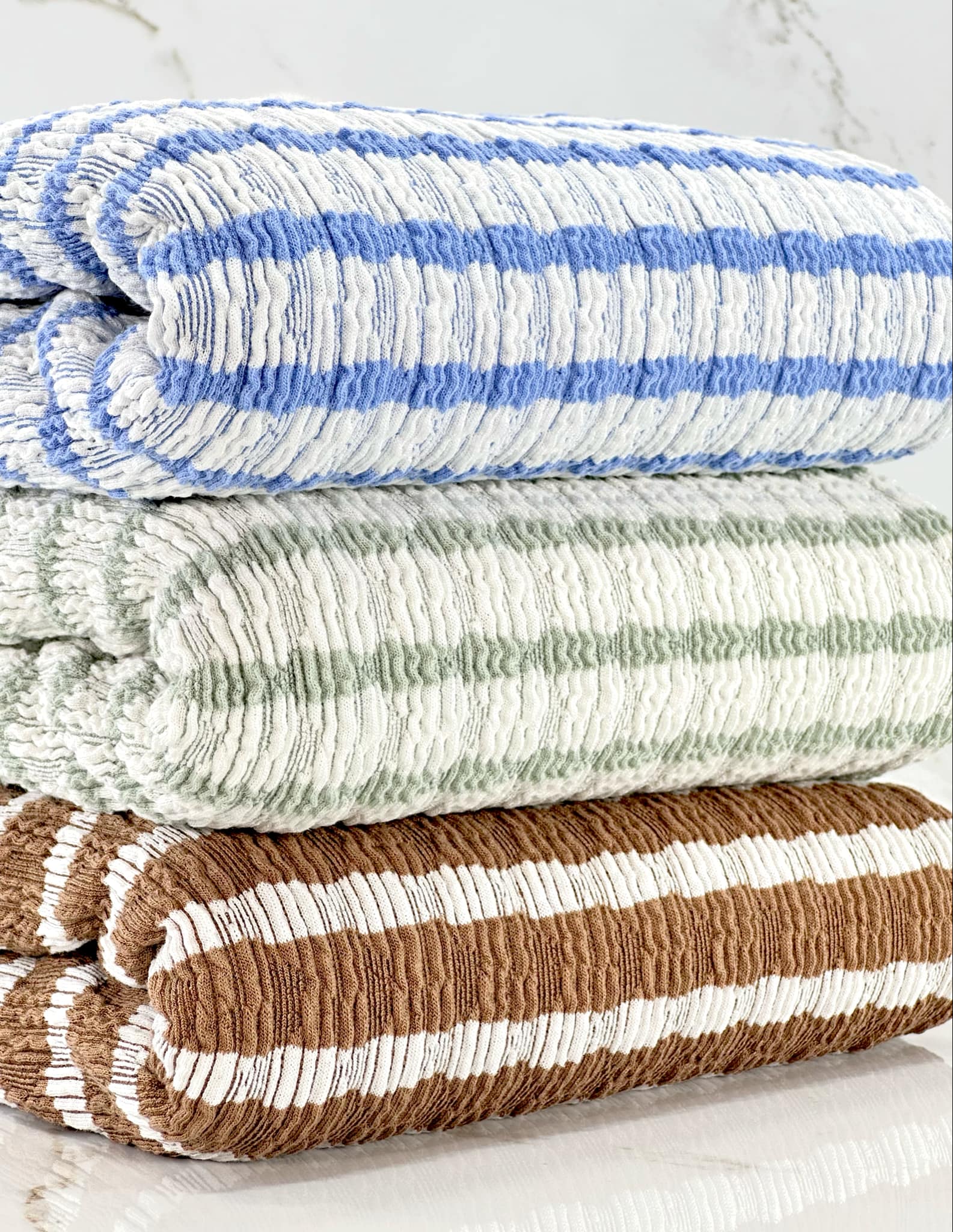 (GUAPO STRIPE) SAGE STRIPES ON OFF WHITE
