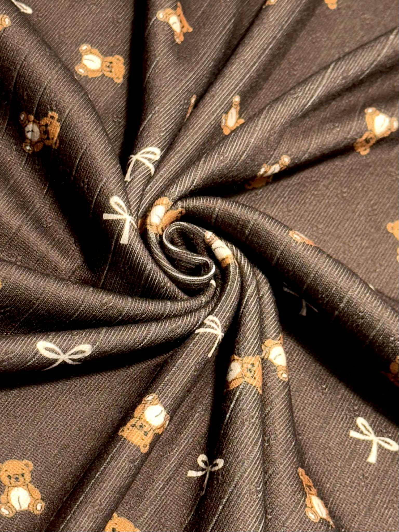 (POINTELLE RIB) TEDDY BEARS AND OFF WHITE BOWS ON DARK BROWN