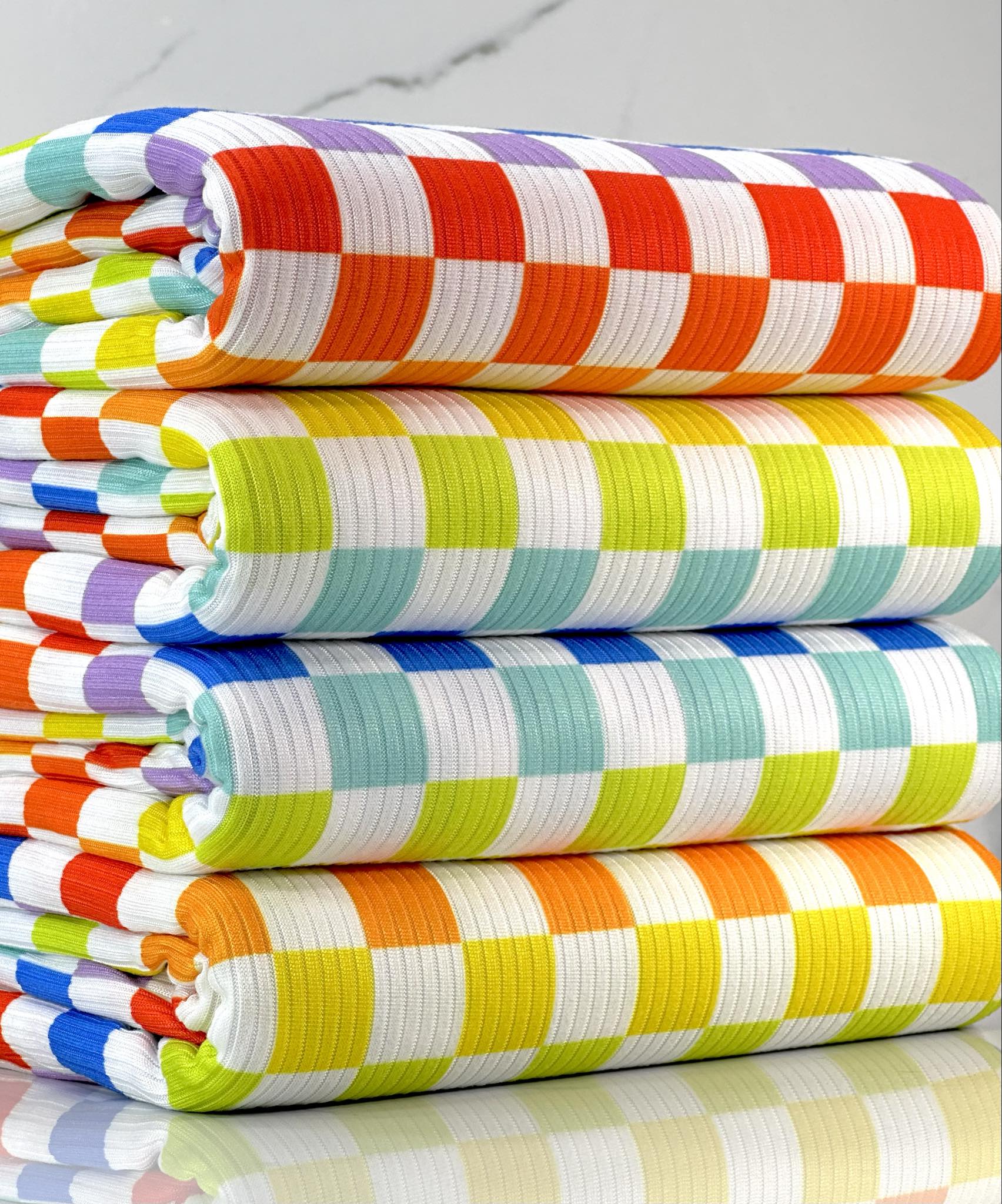 (YUMMY RIB) RAINBOW AND OFF WHITE CHECKERED
