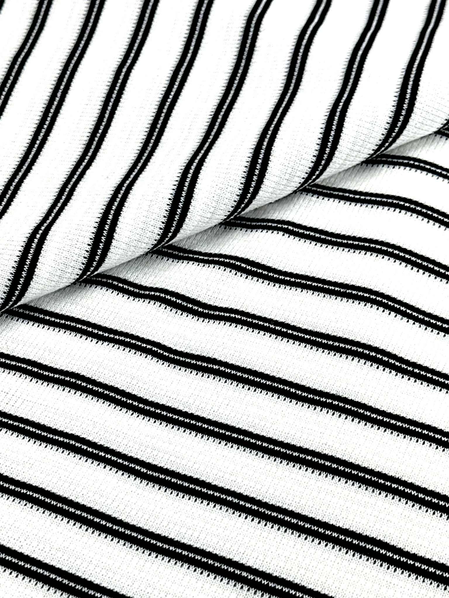 (KNIT) BLACK LINES ON OFF WHITE