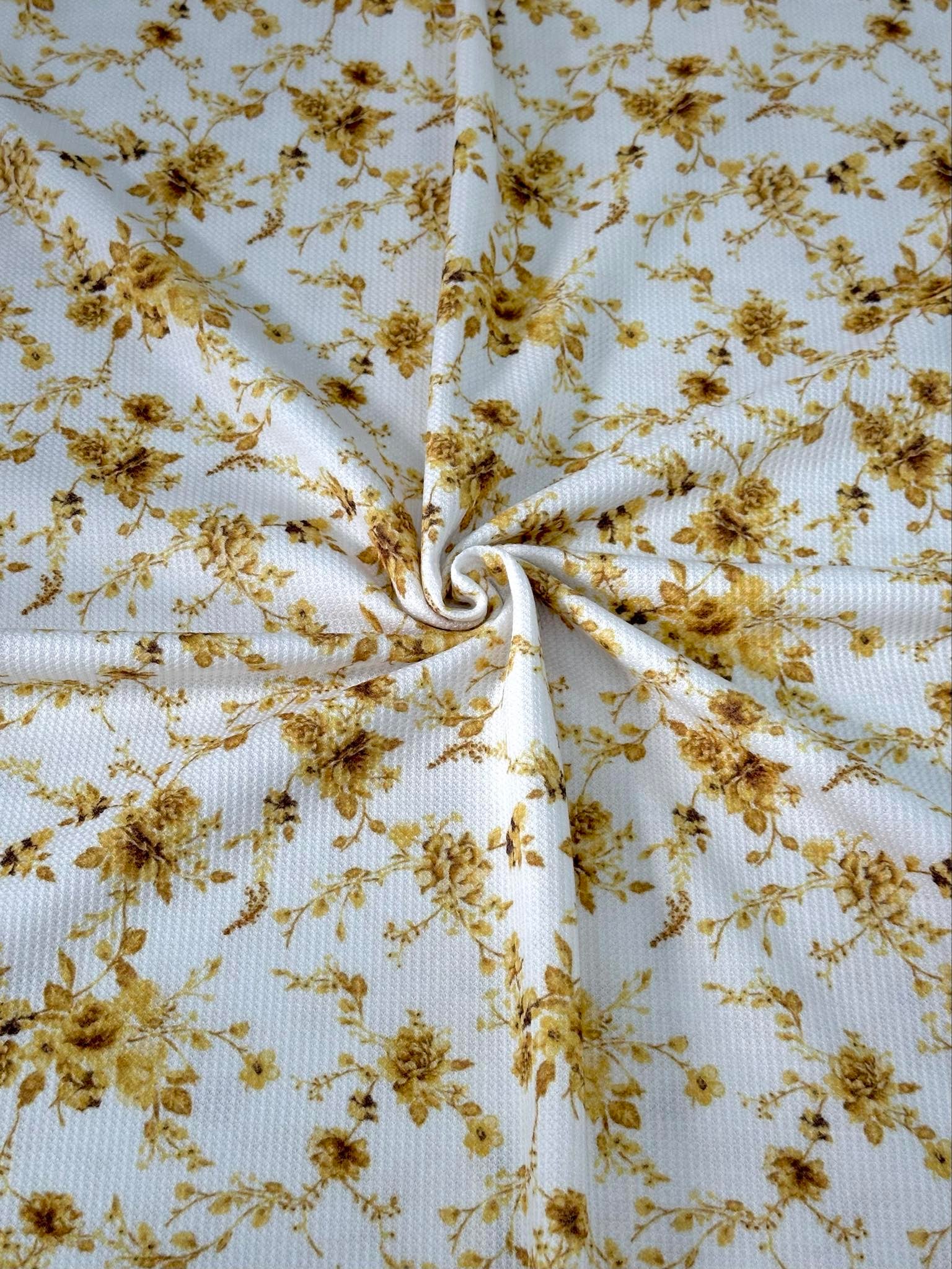 (THERMAL) VINTAGE GOLD FLOWERS ON OFF WHITE
