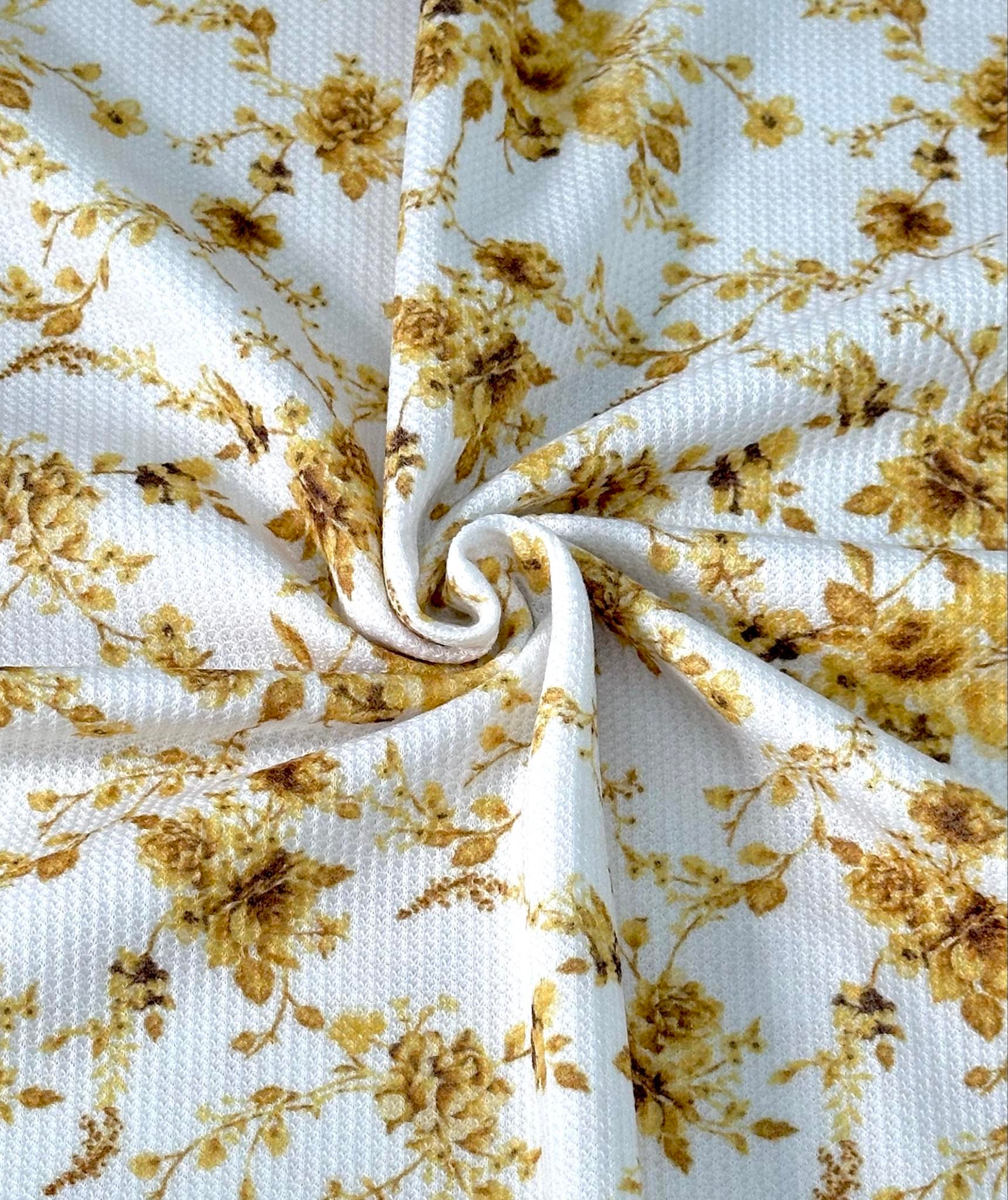 (THERMAL) VINTAGE GOLD FLOWERS ON OFF WHITE
