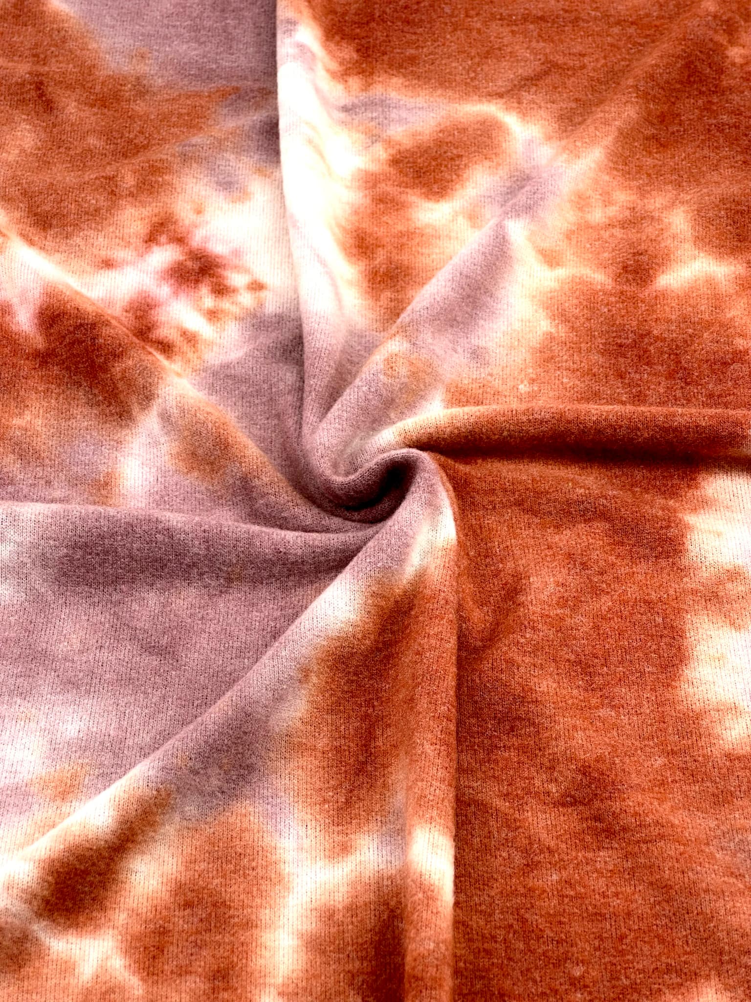 (BRUSHED SWEATER KNIT) MAUVE AND RUST TIE DYE