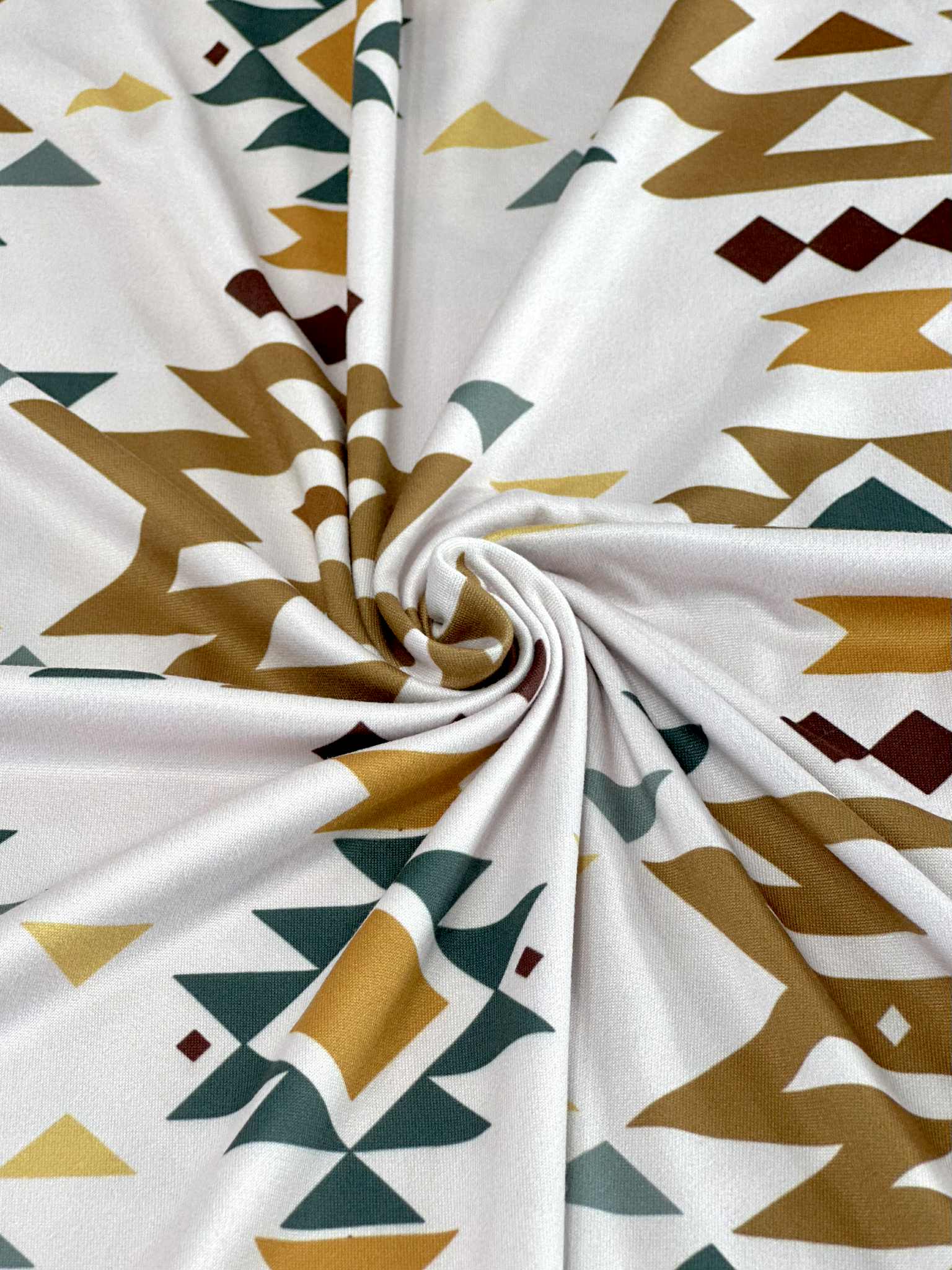 (DBP) BIG AZTEC PRINT ON IVORY