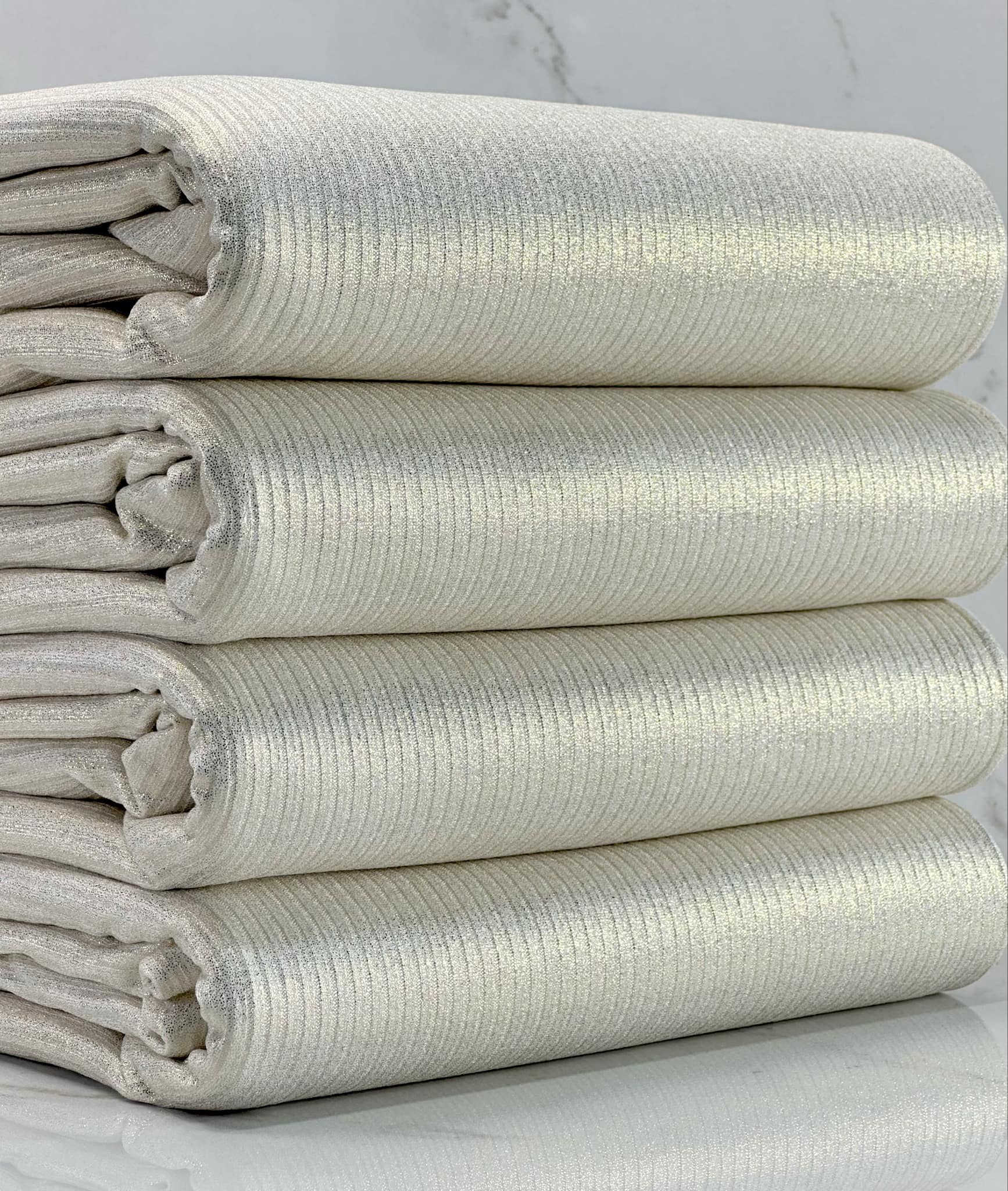 (4X2 RIB) GOLD SHIMMER ON OFF WHITE
