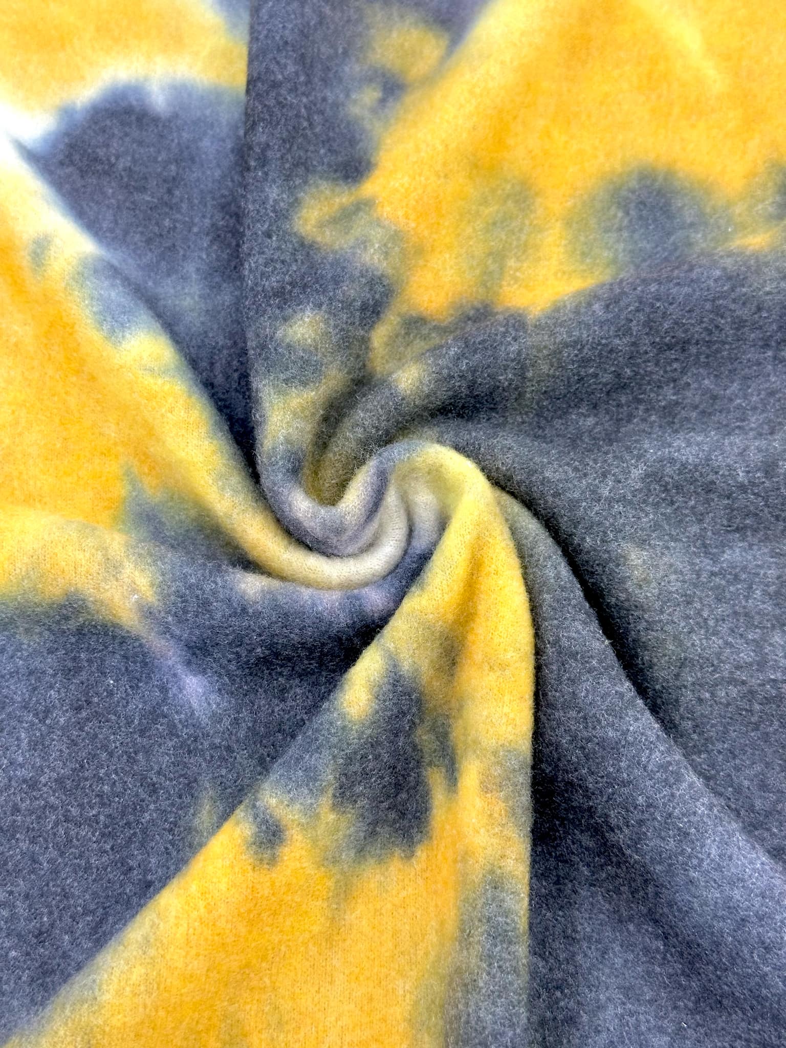 (BRUSHED SWEATER KNIT) BLACK AND MUSTARD TIE DYE