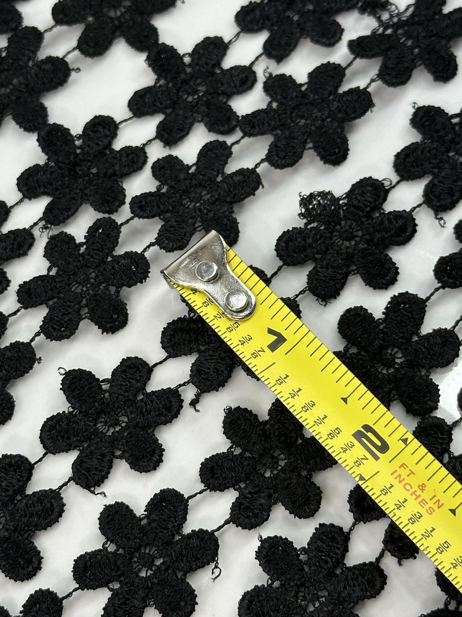 (TRIM) EMBROIDERED BLACK FLOWERS