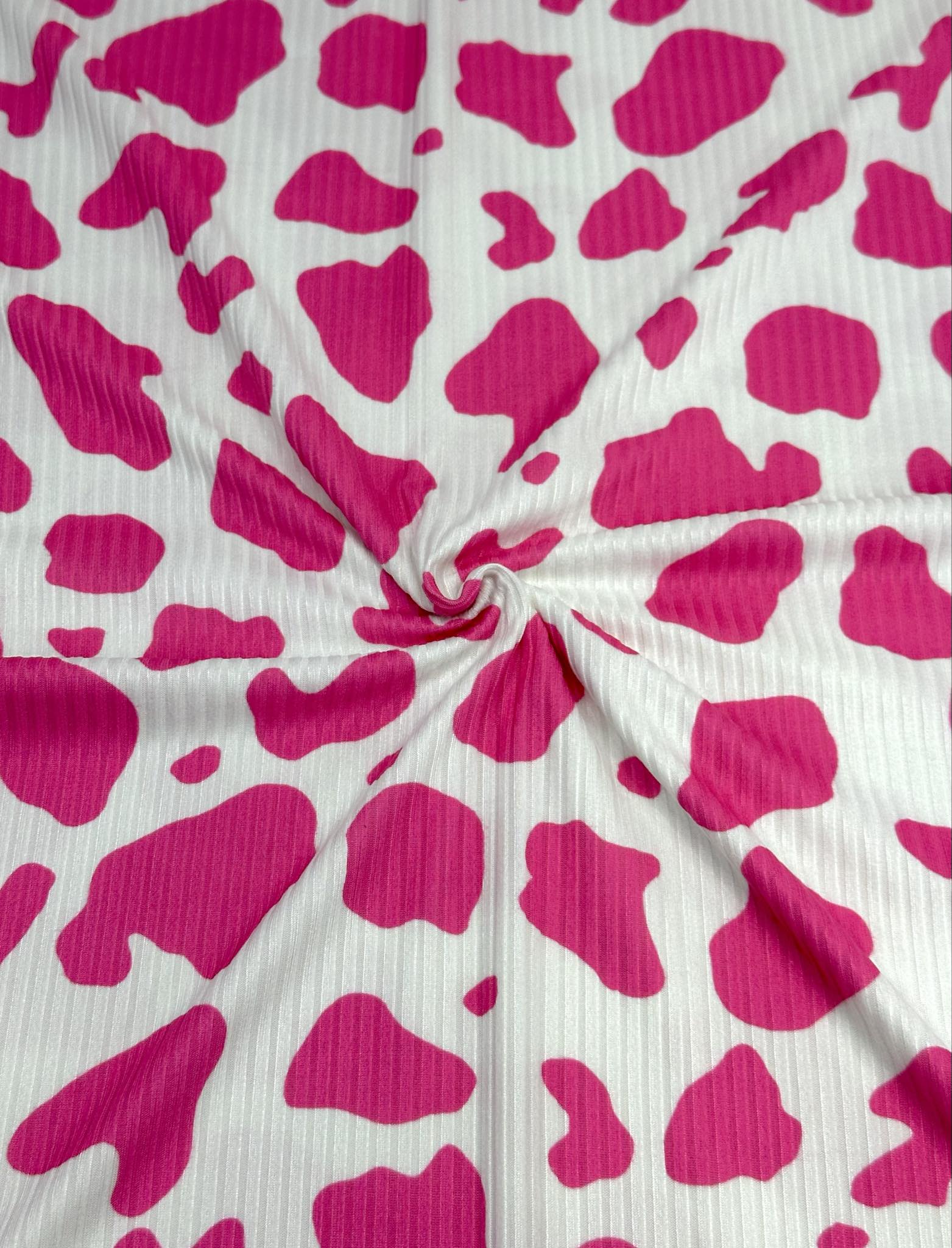 (YUMMY RIB) FUSCHIA COW PRINT ON OFF WHITE