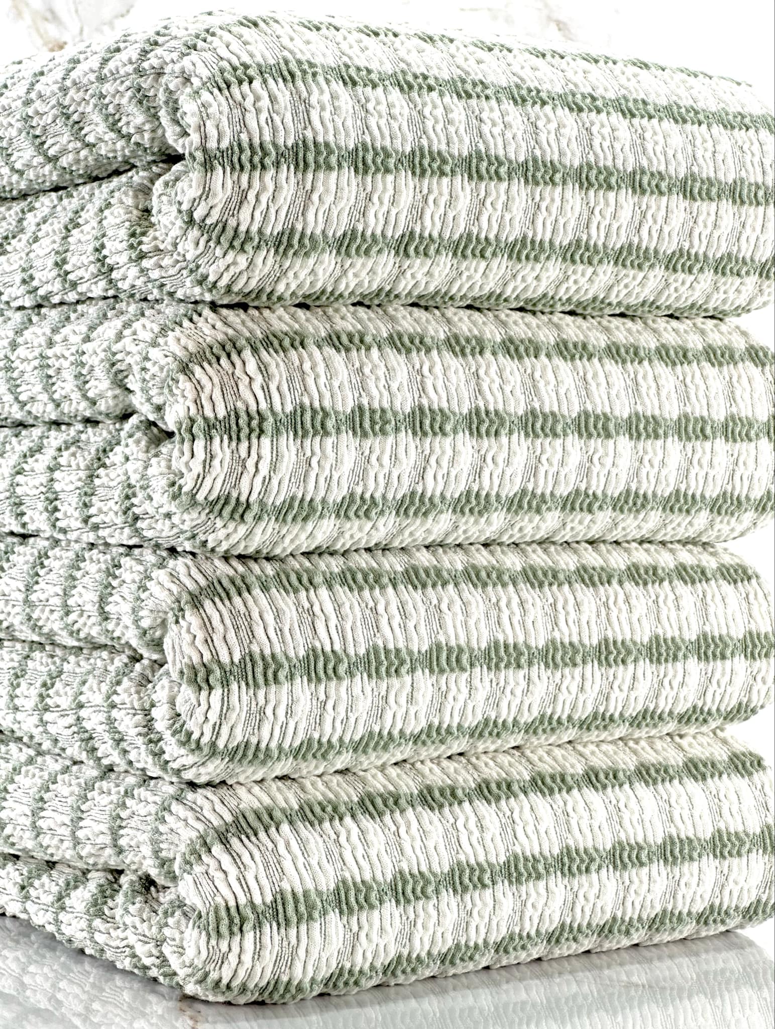 (GUAPO STRIPE) SAGE STRIPES ON OFF WHITE