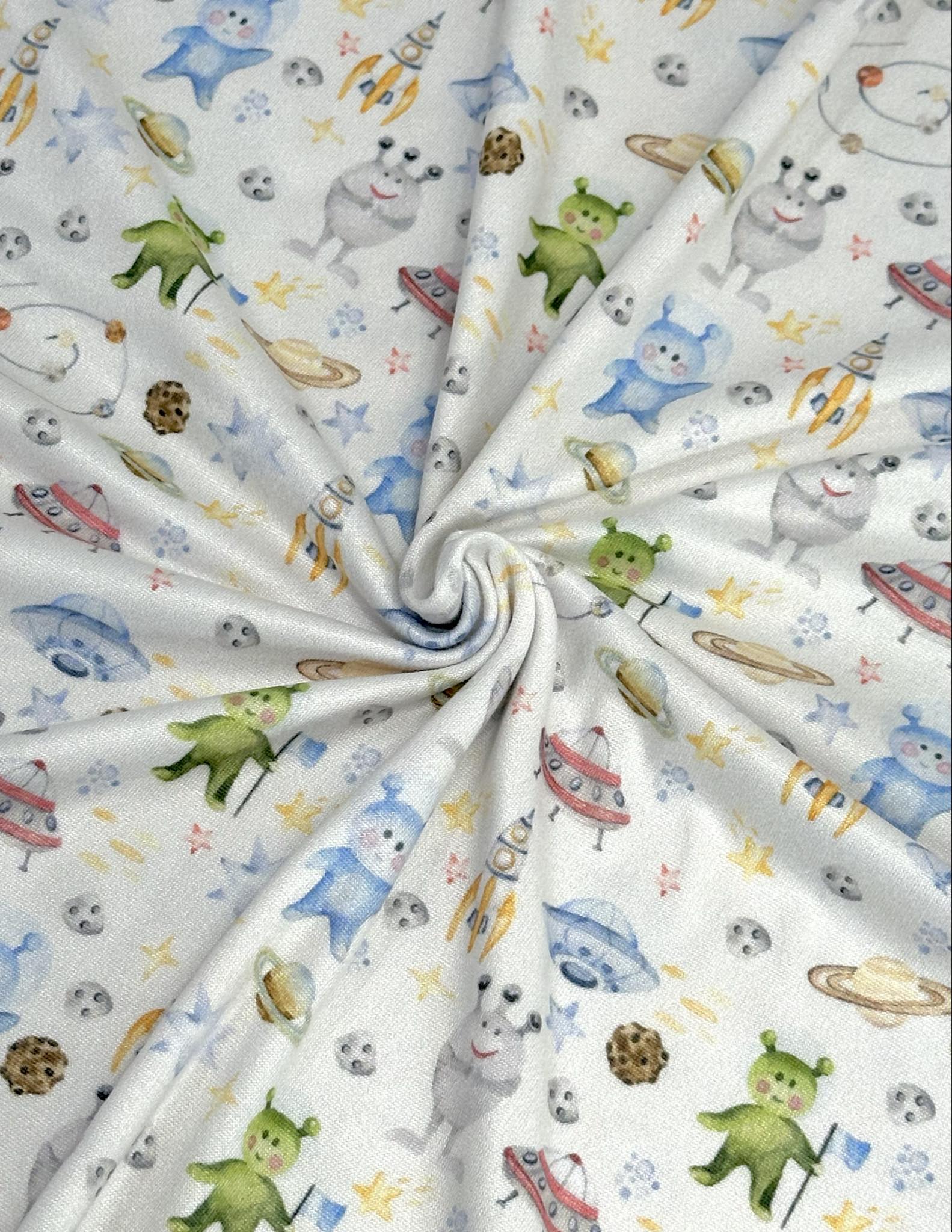 (DBP) TINY ALIENS AND PLANETS ON OFF WHITE