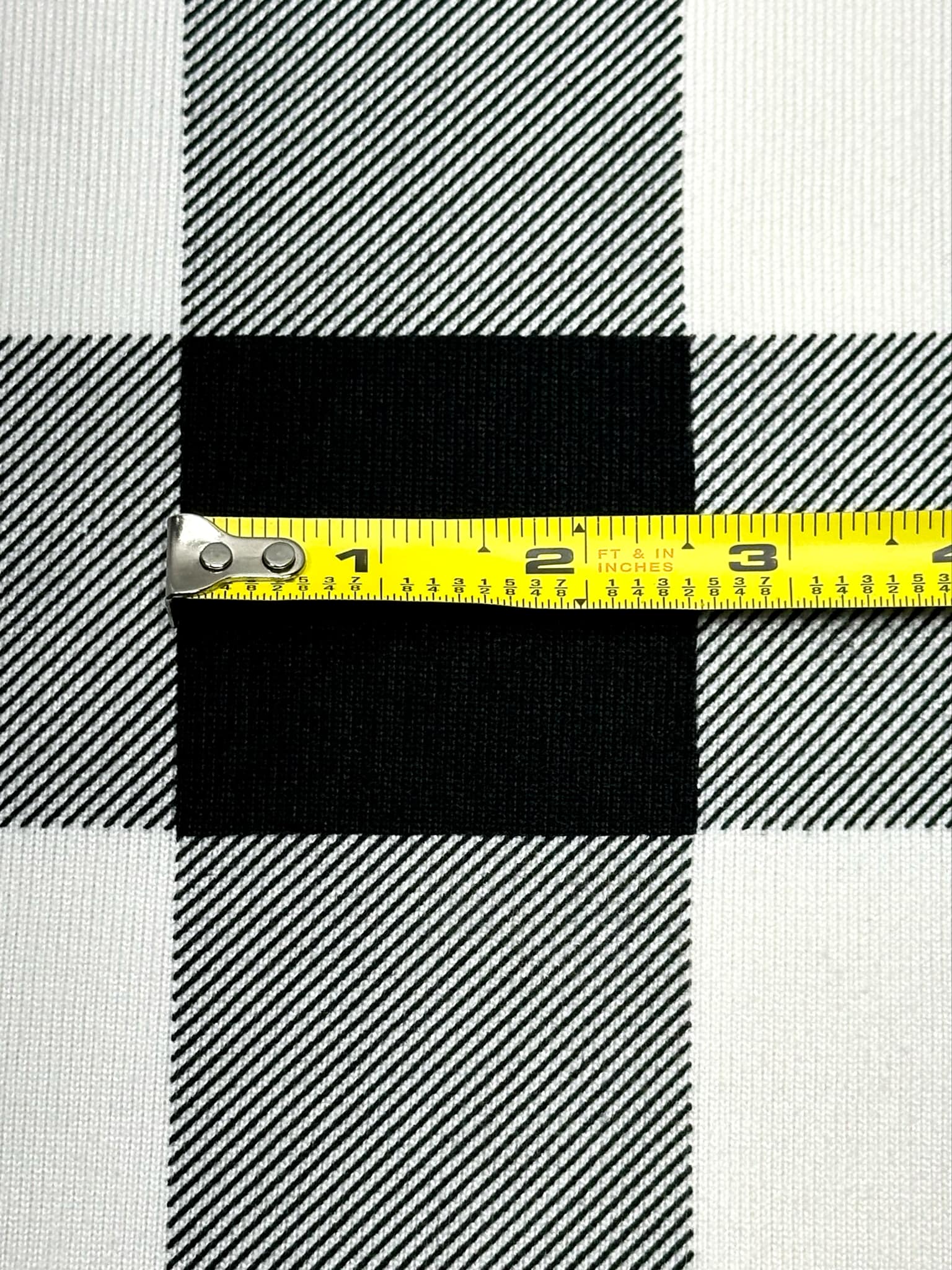 (SWEATER KNIT/ OAKLEY) BLACK AND OFF WHITE PLAID