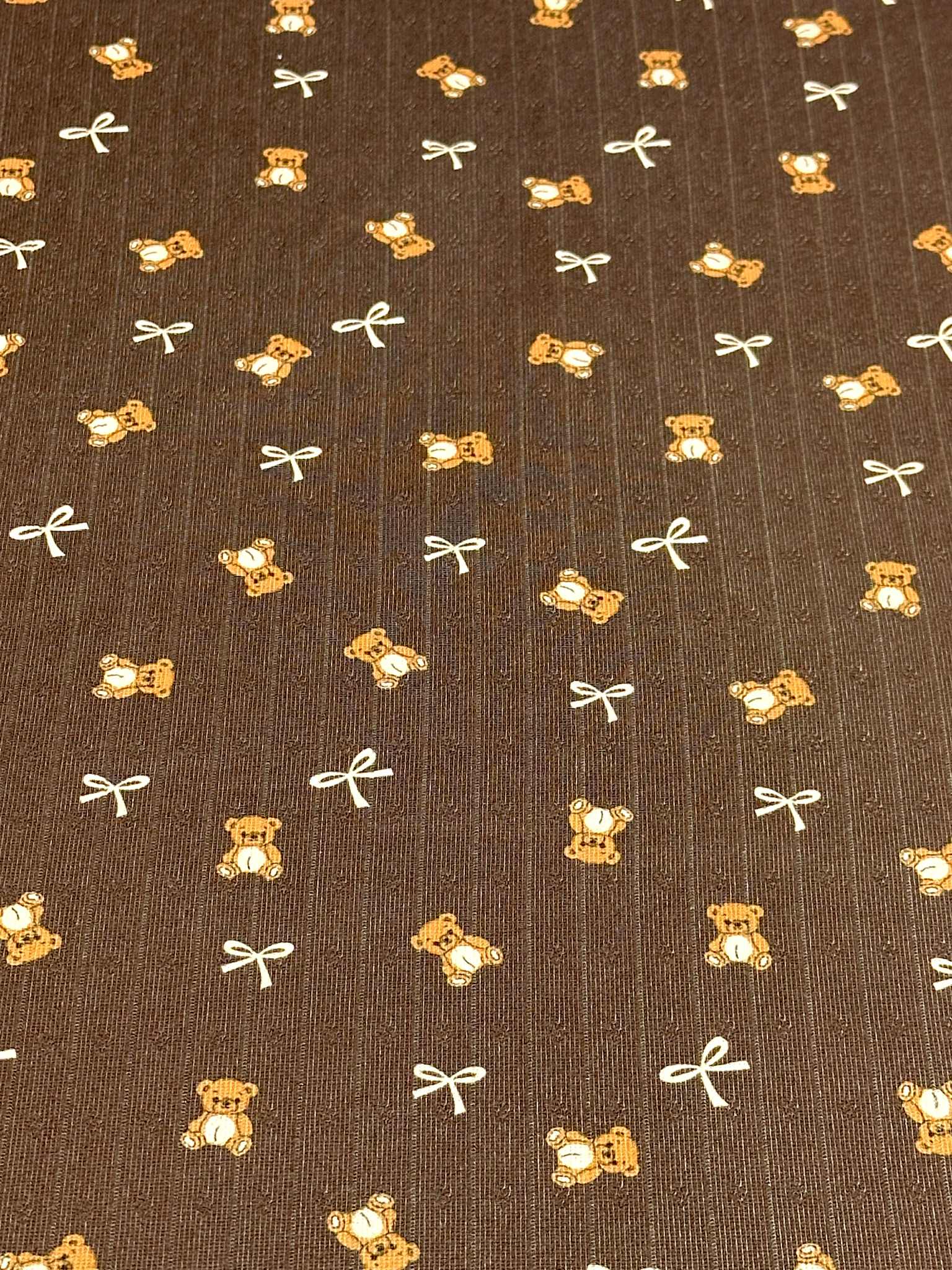 (POINTELLE RIB) TEDDY BEARS AND OFF WHITE BOWS ON DARK BROWN