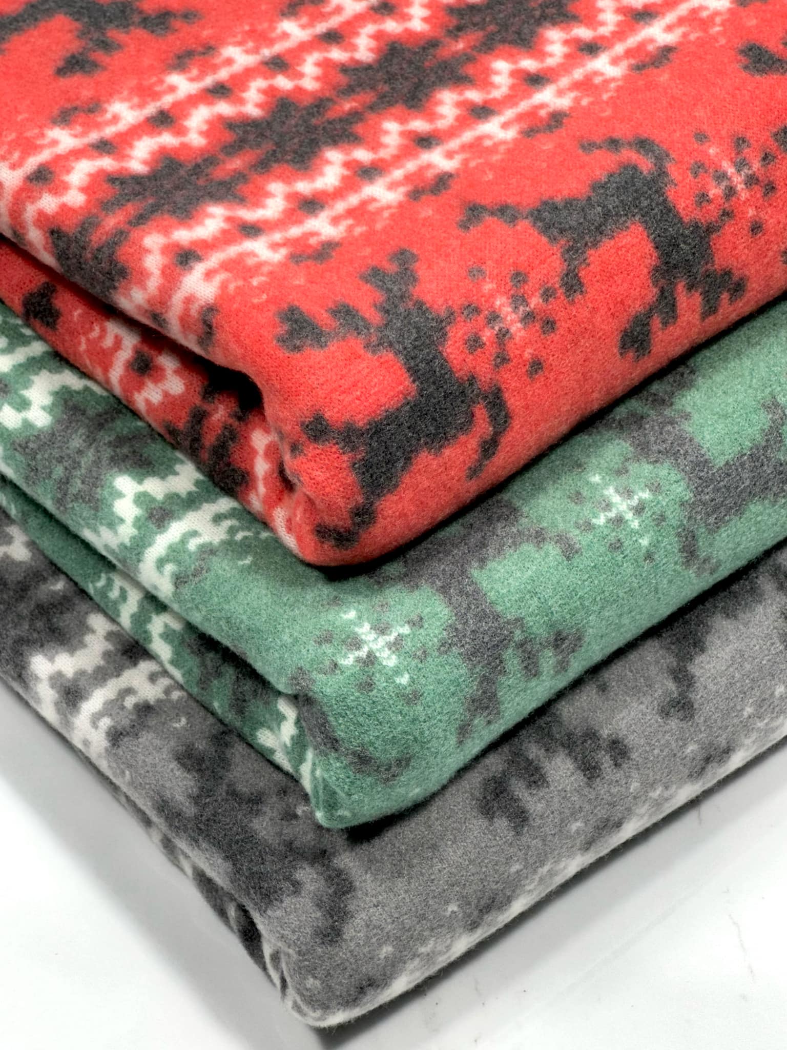 (BRUSHED SWEATER KNIT) BLACK REINDEERS ON DARK GREEN (3)