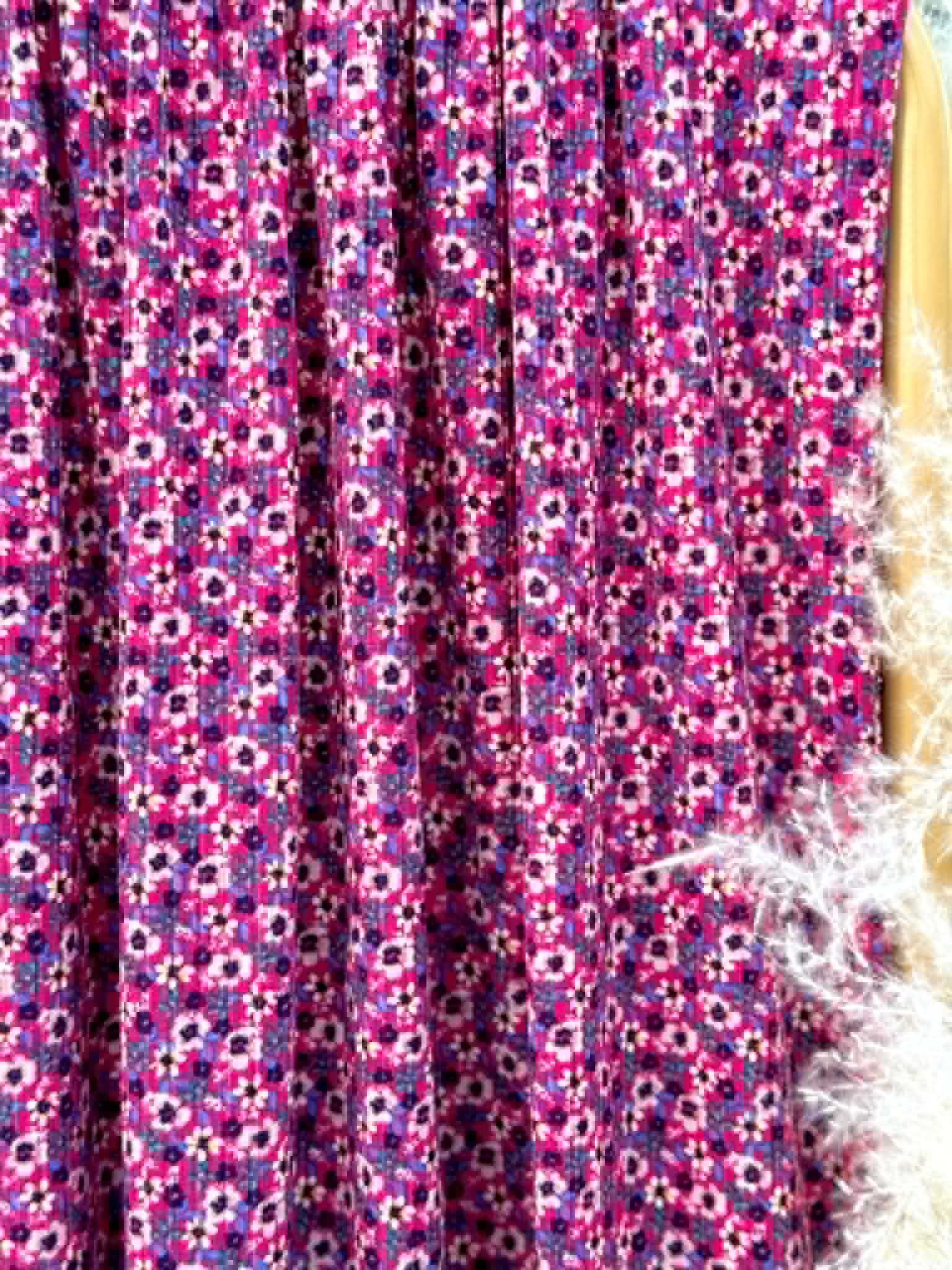 (WIDE RIB) FLOWERS ON BERRY PINK