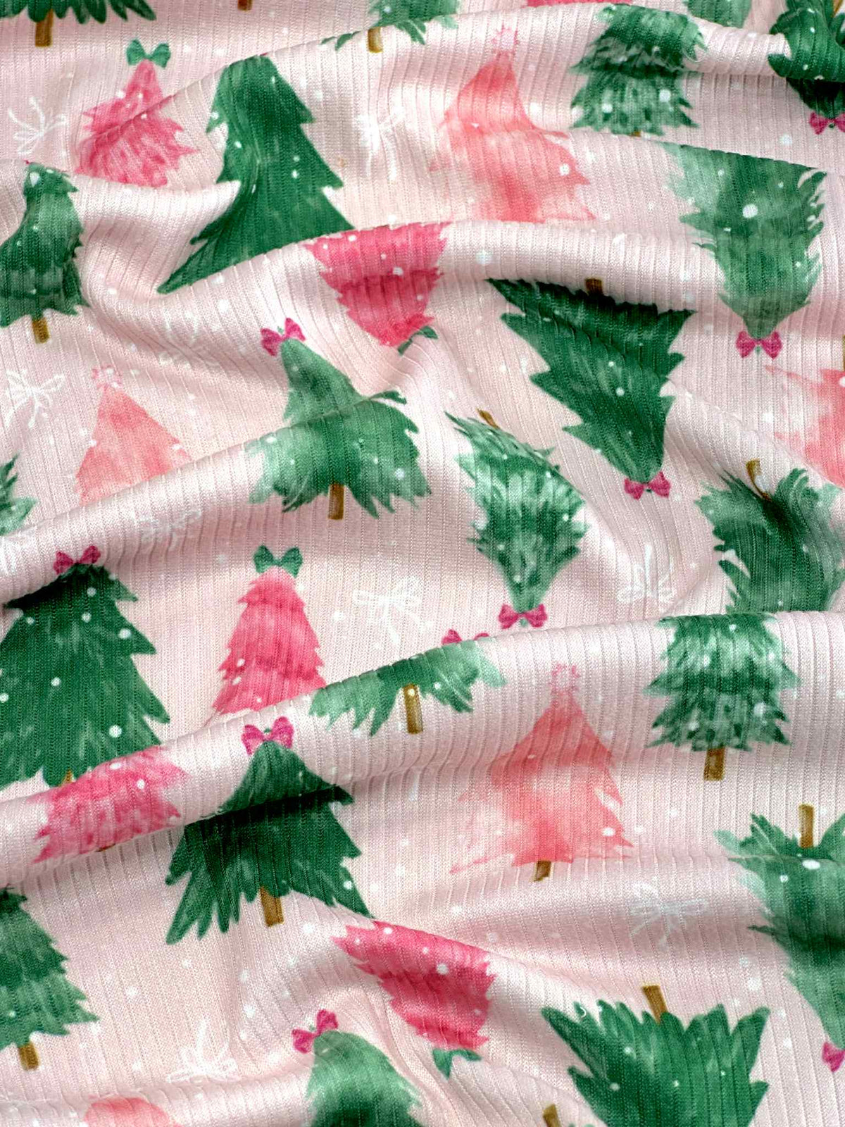 (4X2 RIB) PINK AND GREEN CHRISTMAS TREES WITH OFF WHITE BOWS ON LIGHT PINK