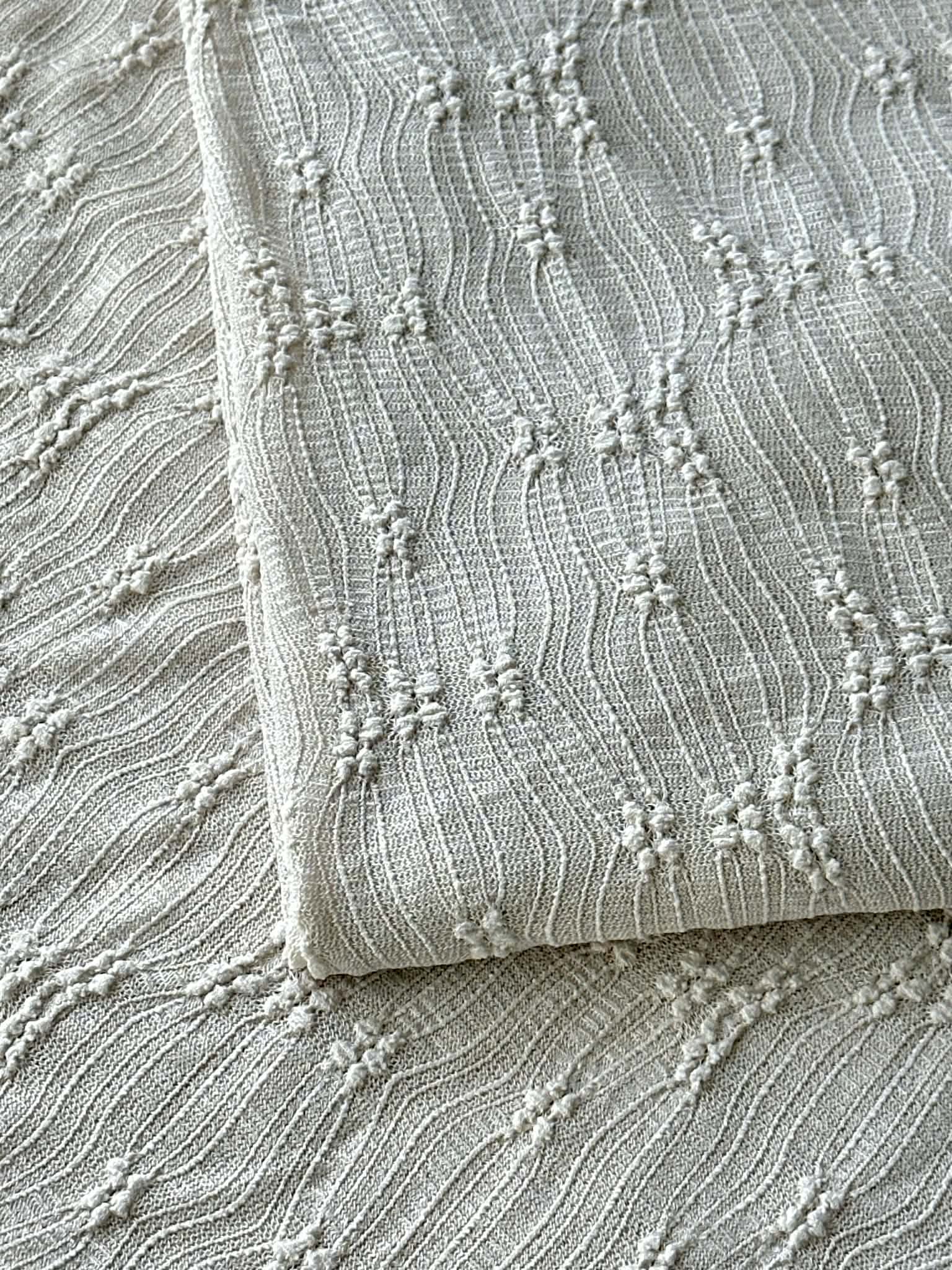 (LACE) 3D TAN FLOWER PATTERN