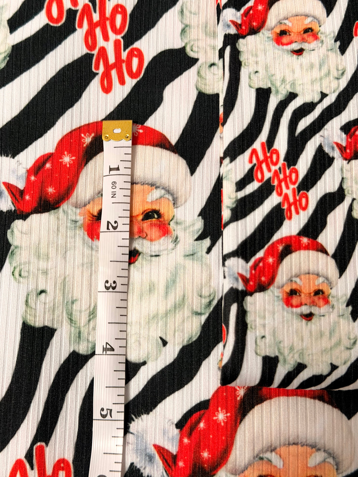 (4X2 YUMMY RIB) BIG RED SANTA ON ZEBRA PRINT