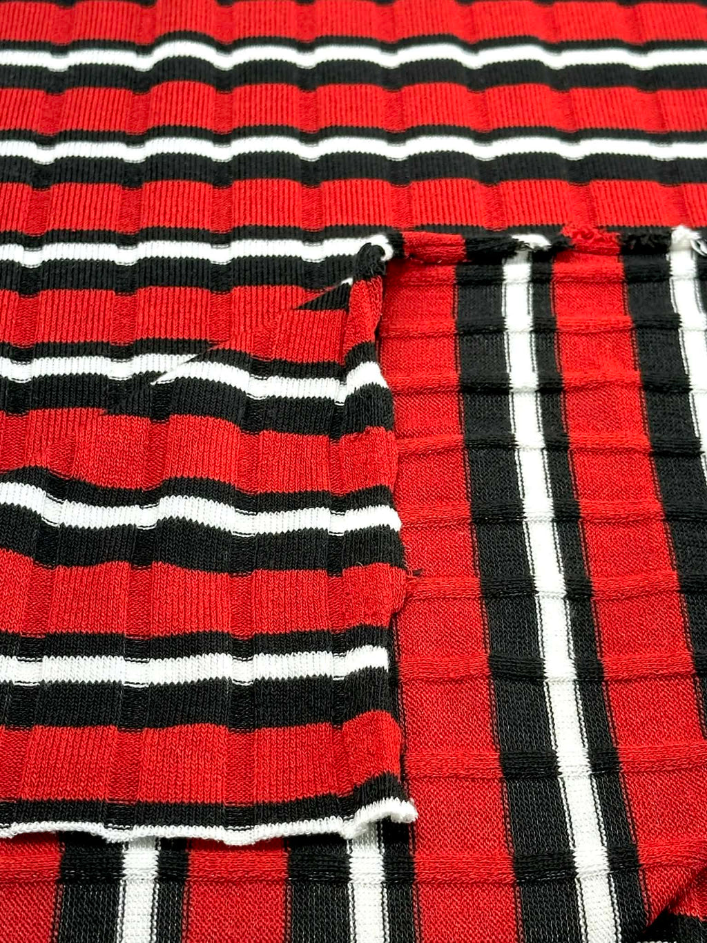 (SWEATER RIB) BLACK AND WHITE STRIPES ON RED