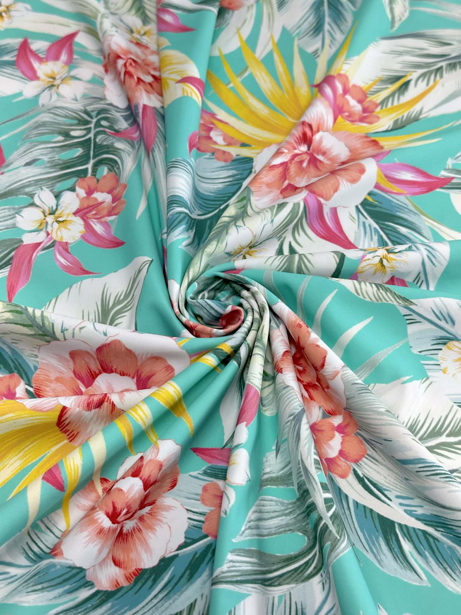 (SWIM) TROPICAL PATTERN ON AQUA