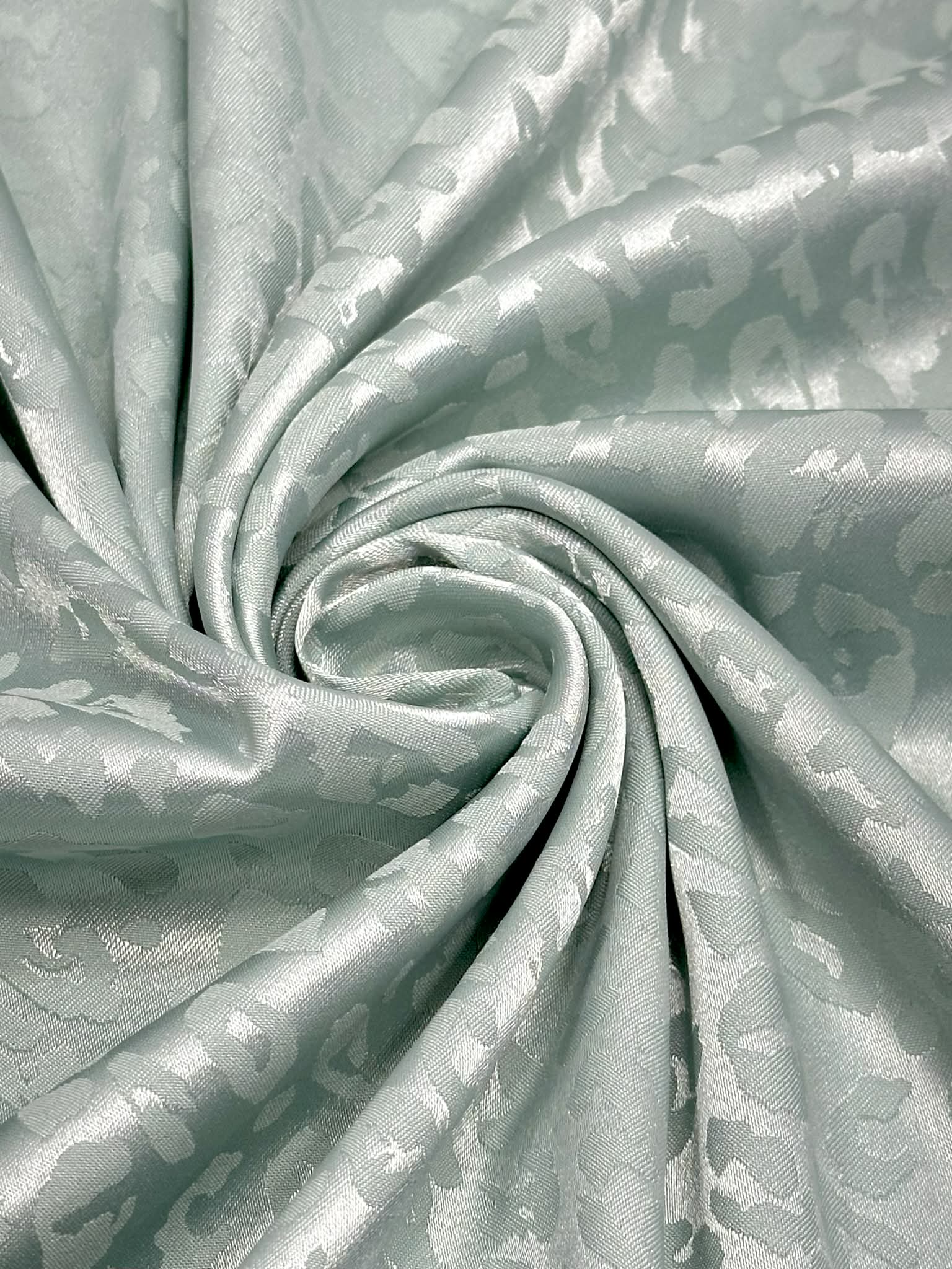 (SATIN) TINY CHEETAH ON MINT