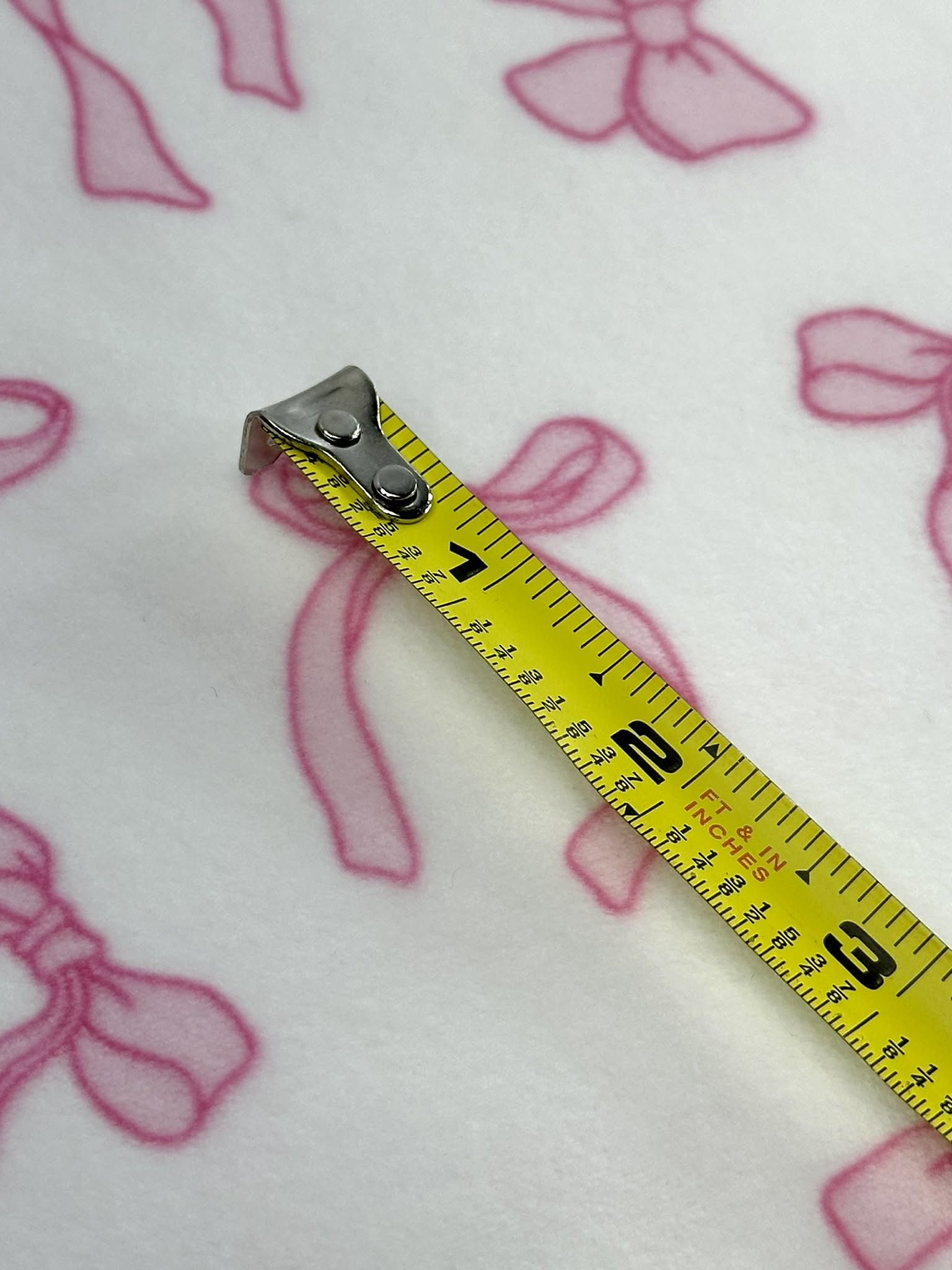 (VELVET) LIGHT PINK BOWS ON OFF WHITE