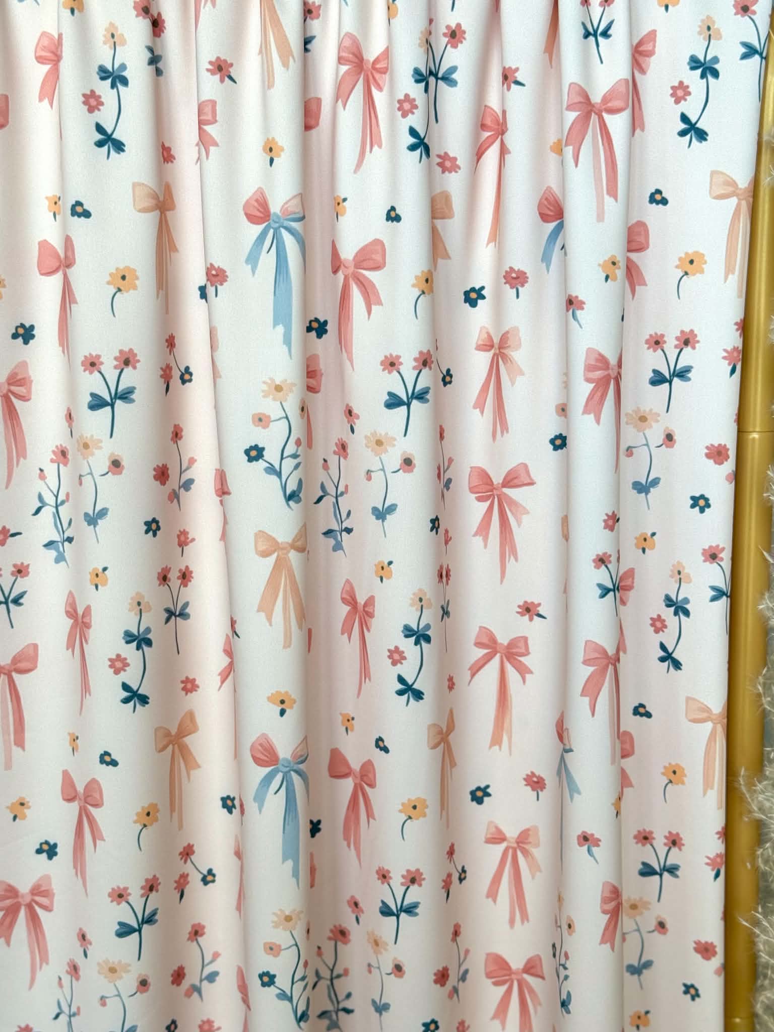 (SWIM) FLOWERS AND BOWS PATTERN ON CREAM