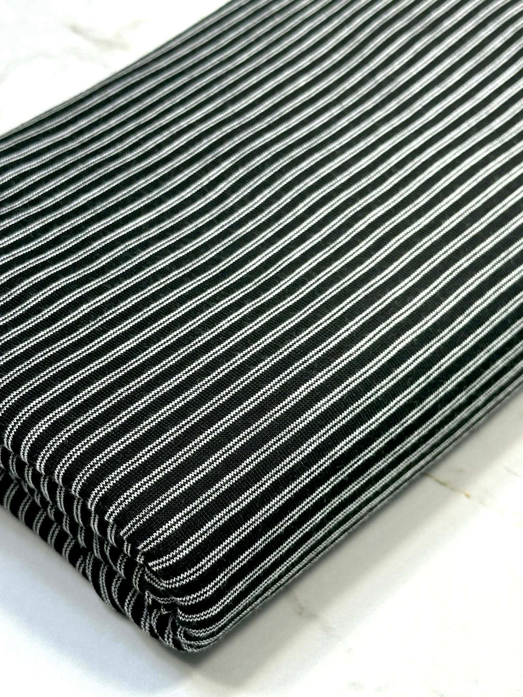 (KNIT) OFF WHITE DOUBLE STRIPE ON BLACK