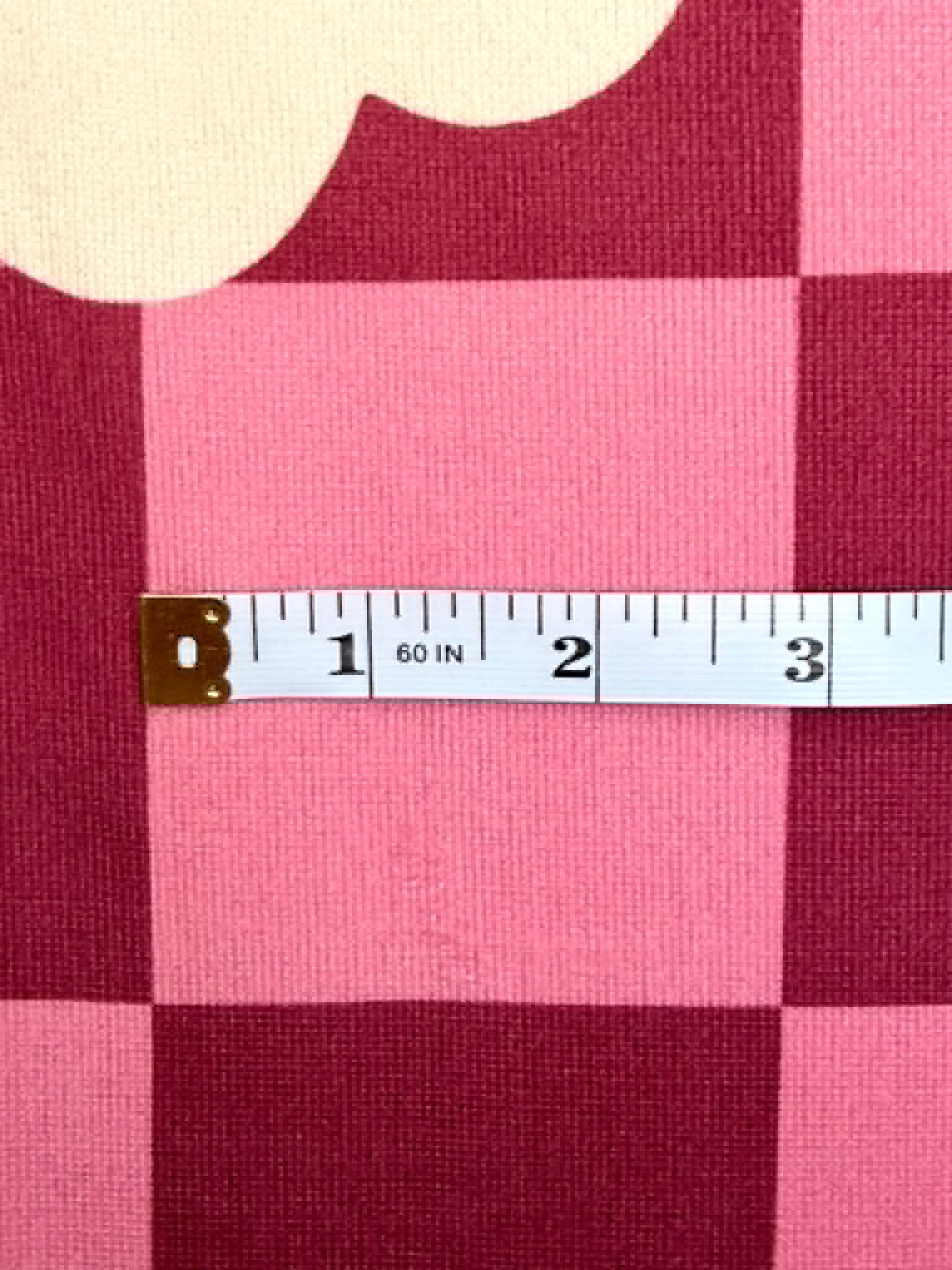 (SWEATER KINT/OAKLEY) IVORY FLOWERS ON PINK AND BURGUNDY LARGE CHECKERED
