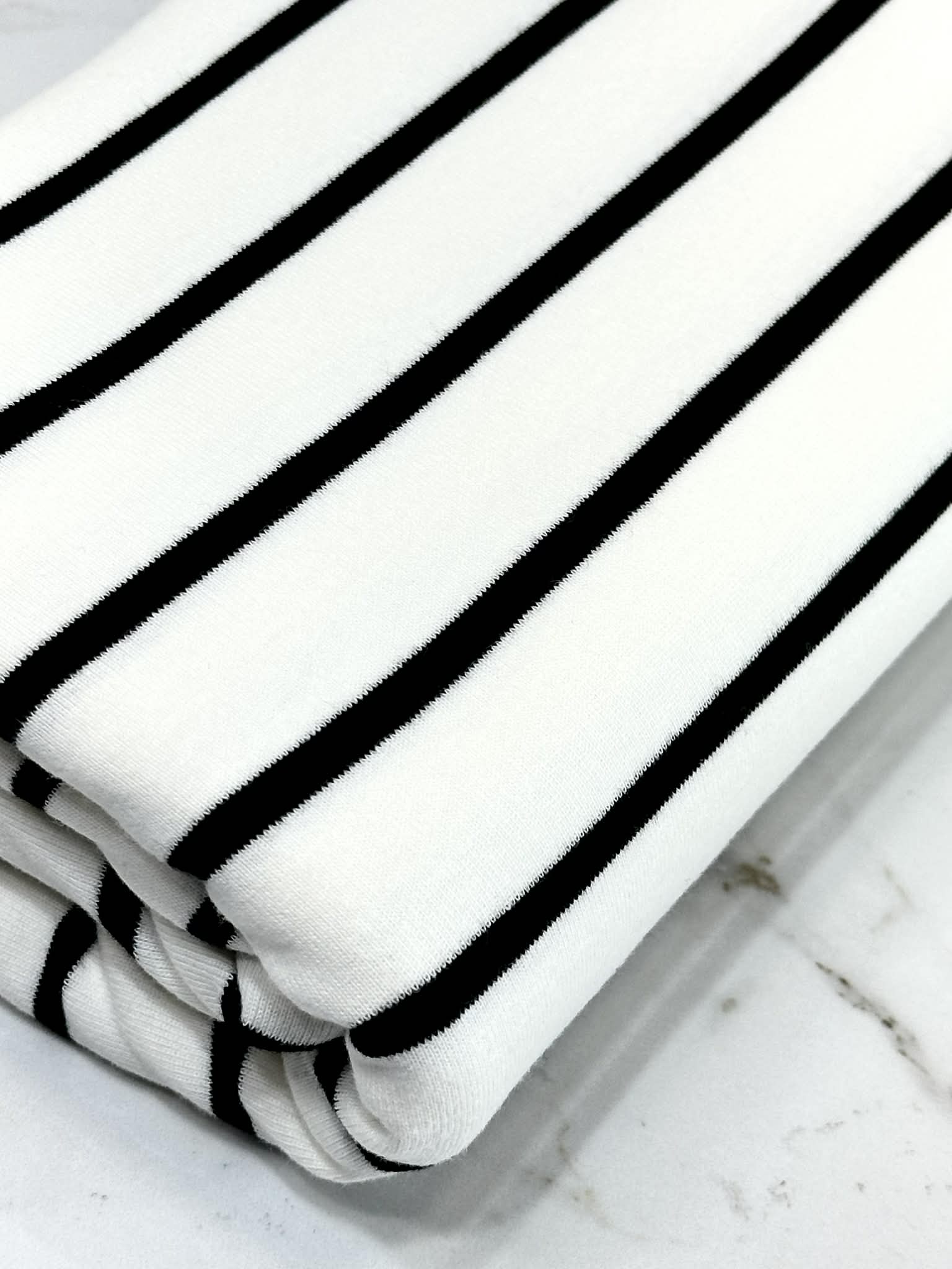 (BABY RIB) BLACK STRIPES ON OFF WHITE