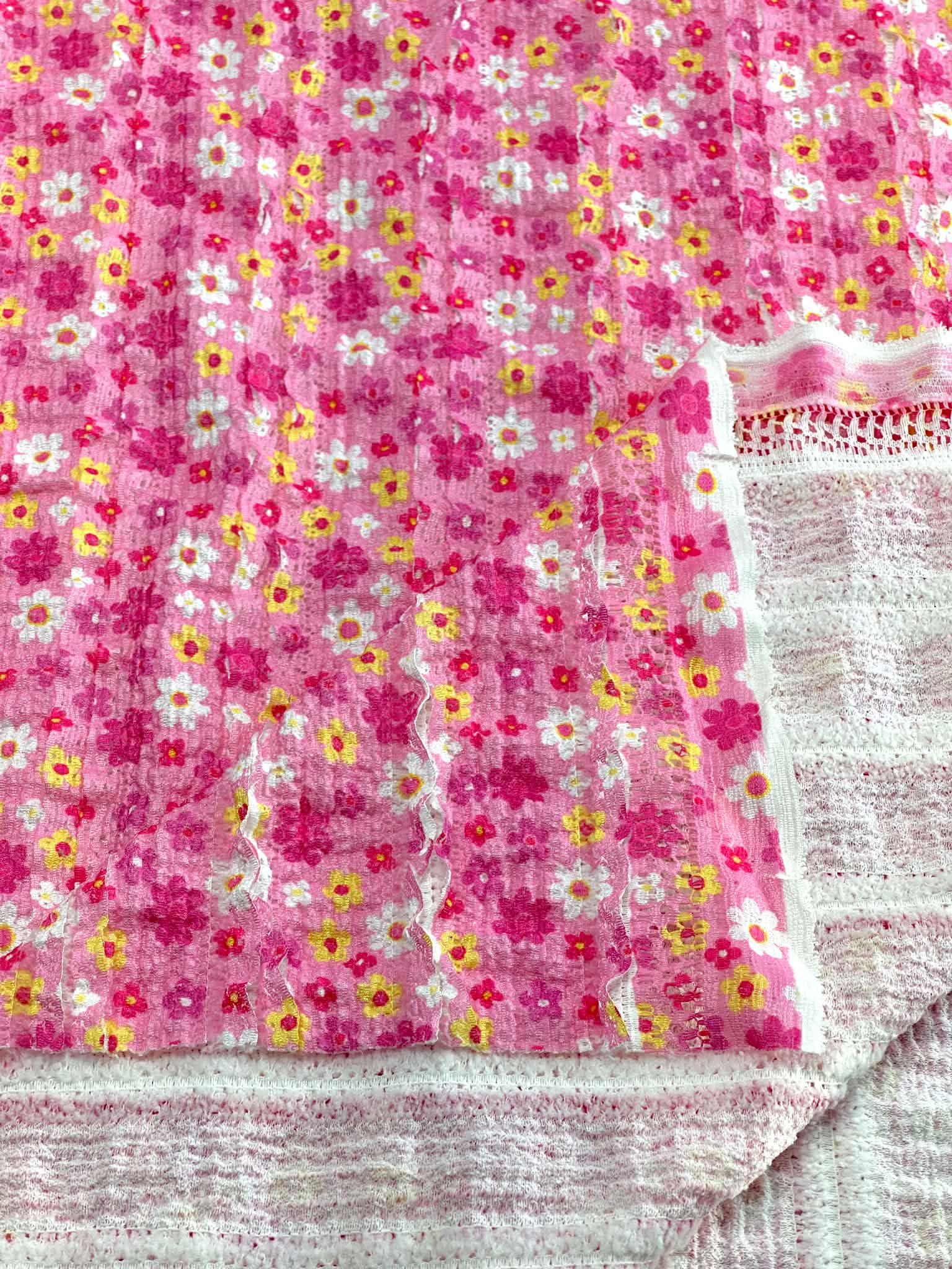 (RUFFLE LACE) YELLOW, PINK AND OFF WHITE TINY FLOWERS ON PINK