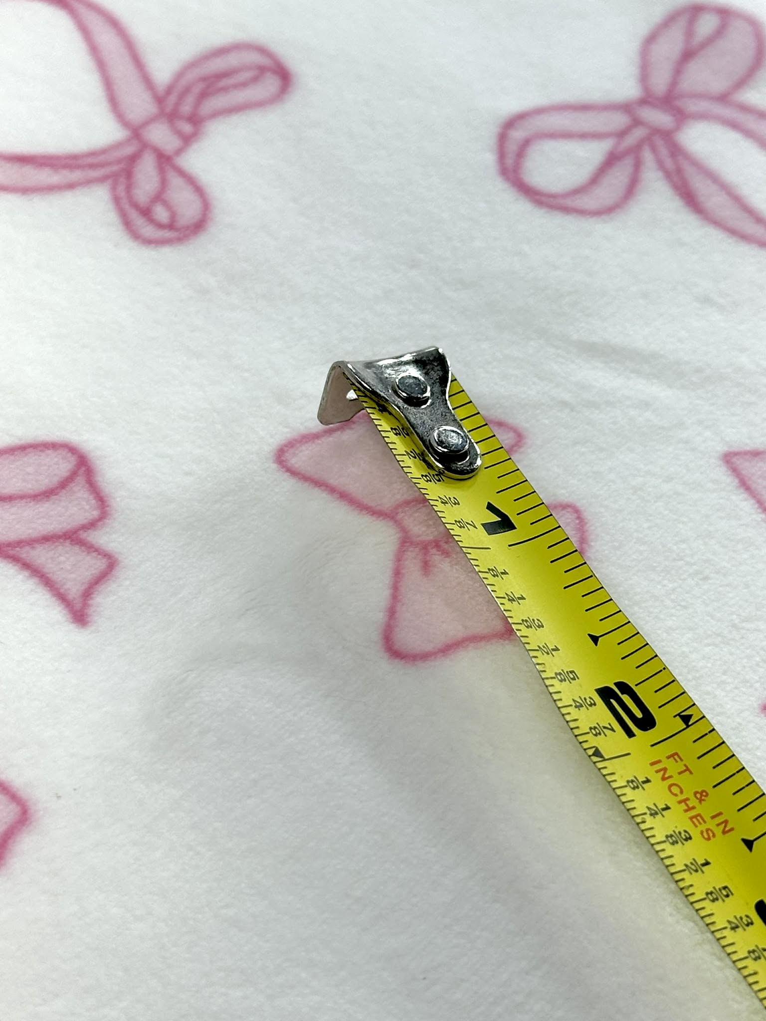 (VELVET) LIGHT PINK BOWS ON OFF WHITE