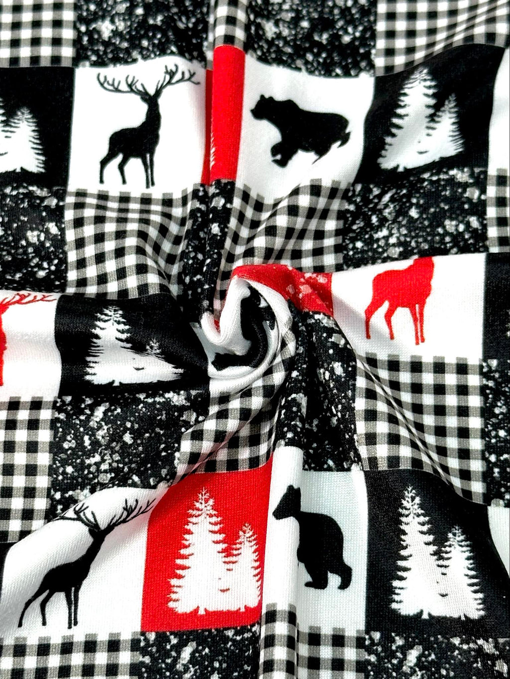 (DBP) BLACK BEAR, REINDEERS AND CHECKERED ON OFF WHITE
