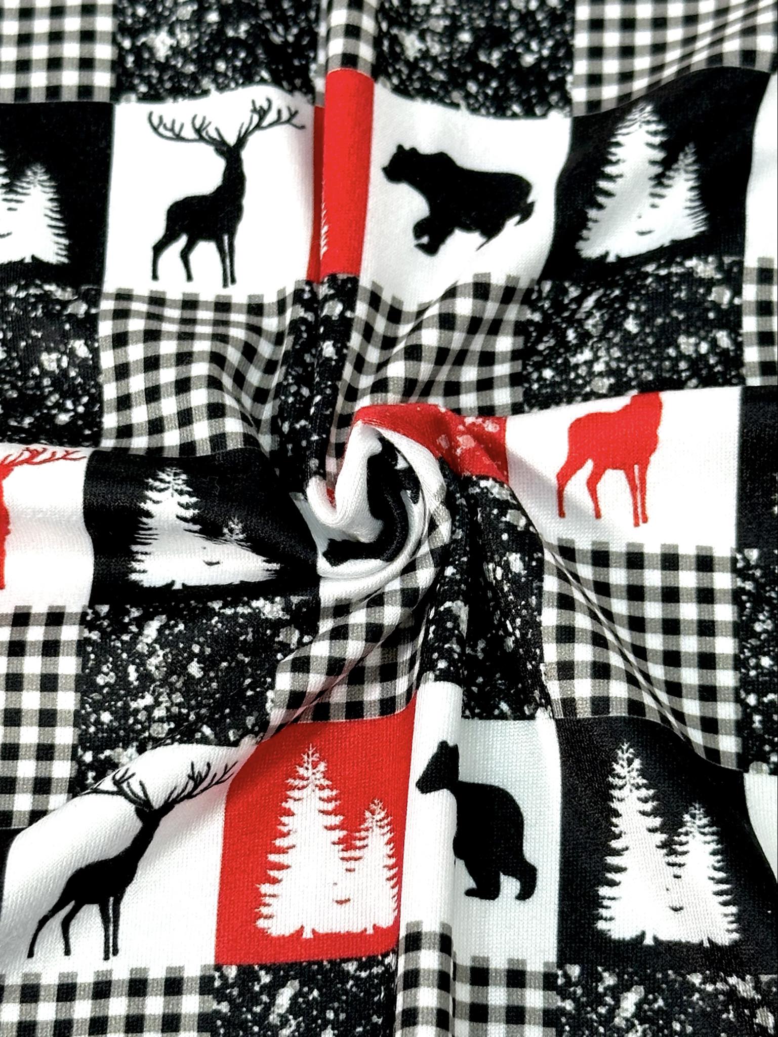 (DBP) BLACK BEAR, REINDEERS AND CHECKERED ON OFF WHITE
