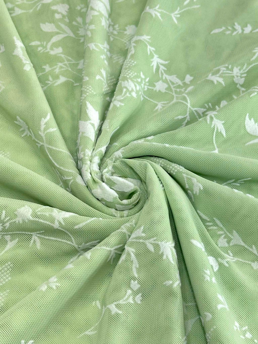 (MESH) WHITE FLORAL ON LIGHT GREEN
