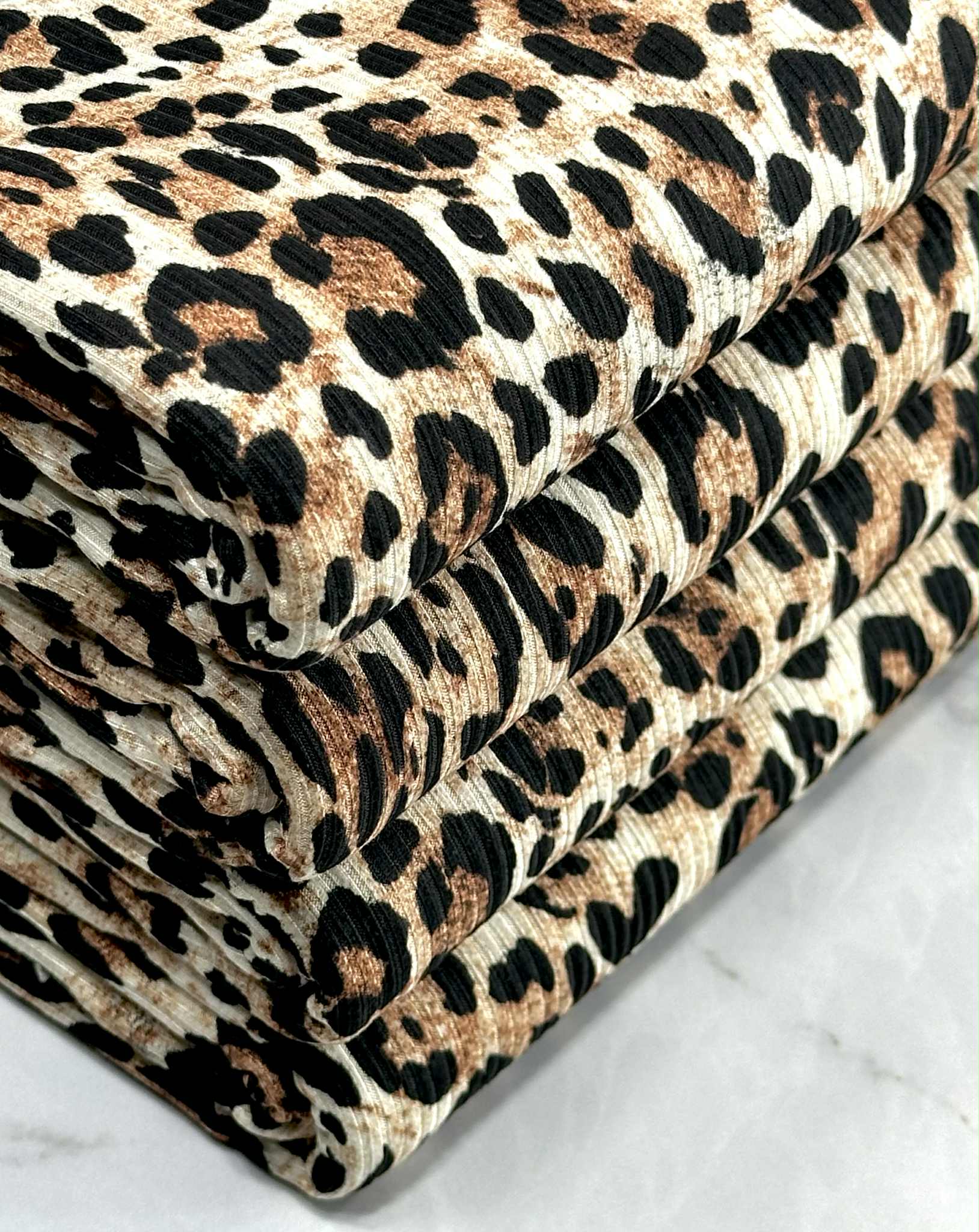 (4x2 YUMMY RIB) BROWN CHEETAH ON IVORY