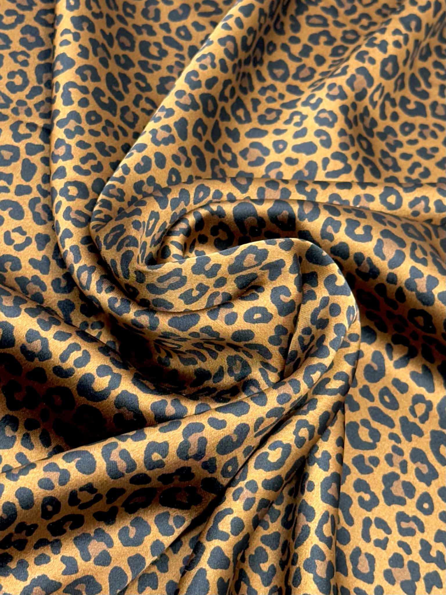 (SATIN) TINY BROWN CHEETAH ON CARAMEL