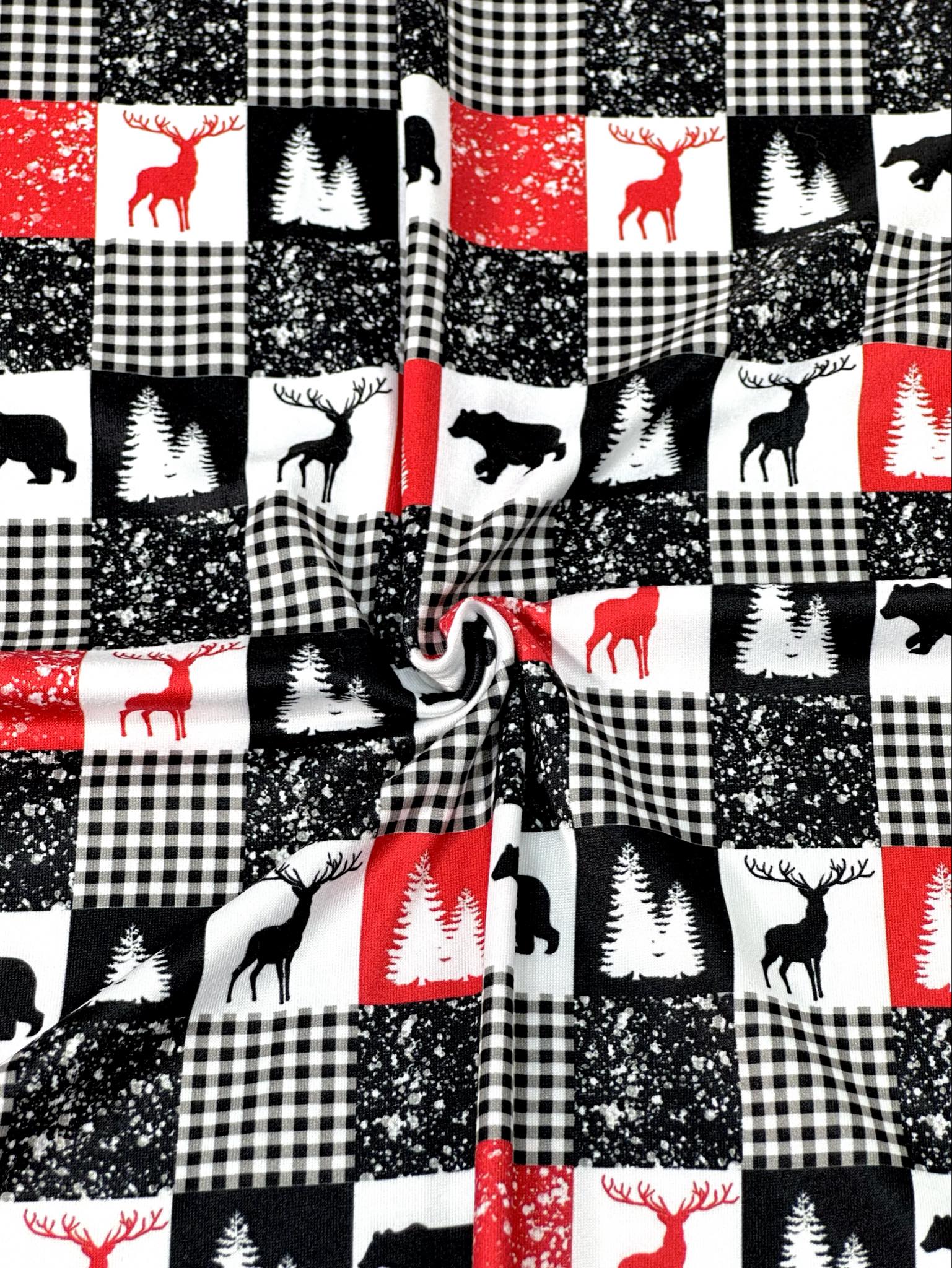 (DBP) BLACK BEAR, REINDEERS AND CHECKERED ON OFF WHITE