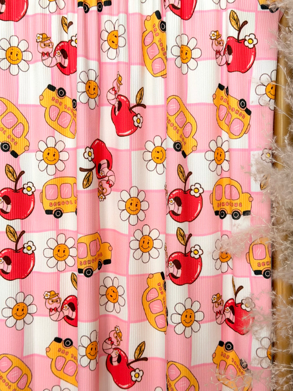(2X2 YUMMY RIB) SCHOOL BUS ON PINK