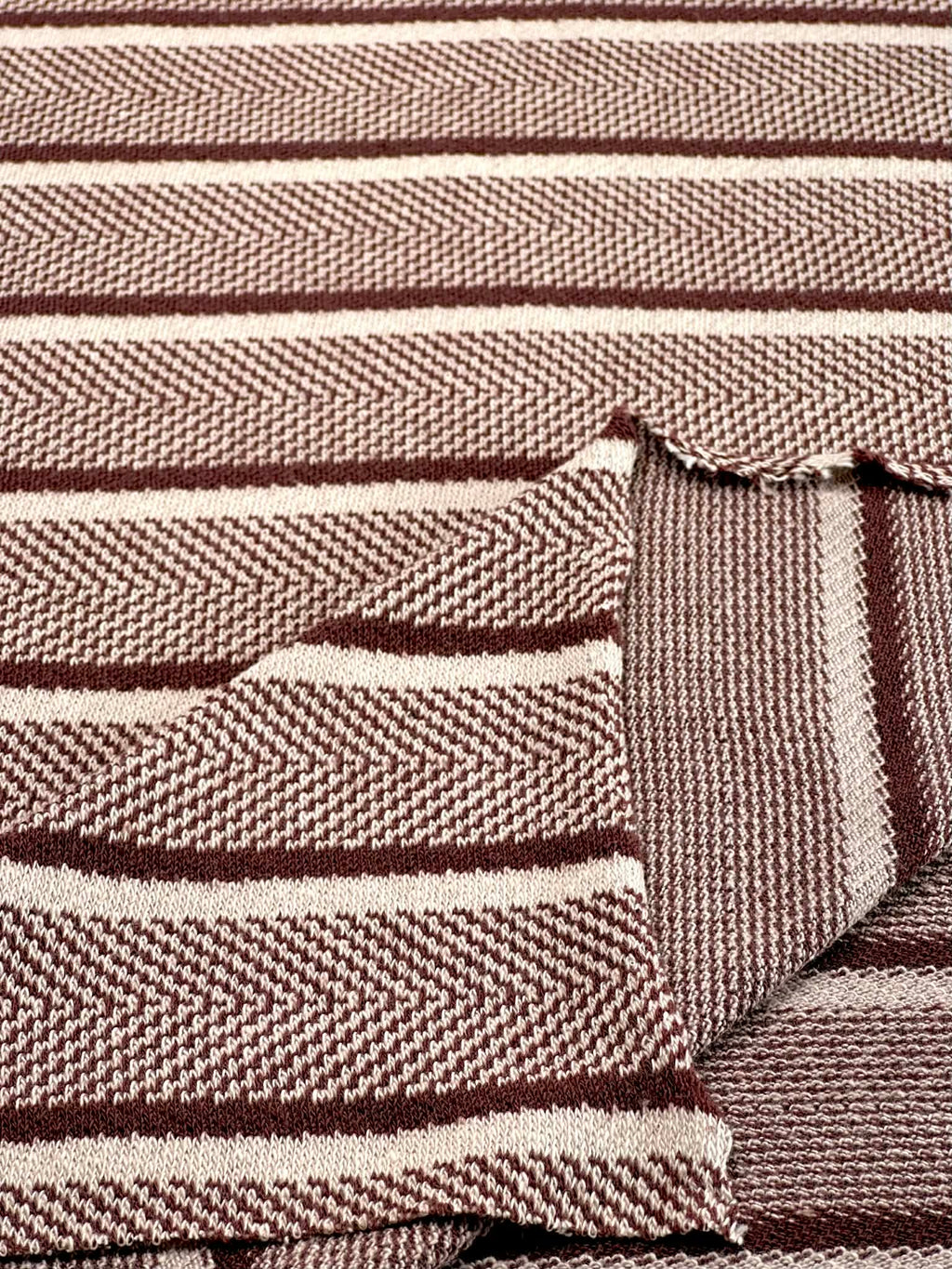 (SWEATER KNIT) BURGUNDY PATTERN