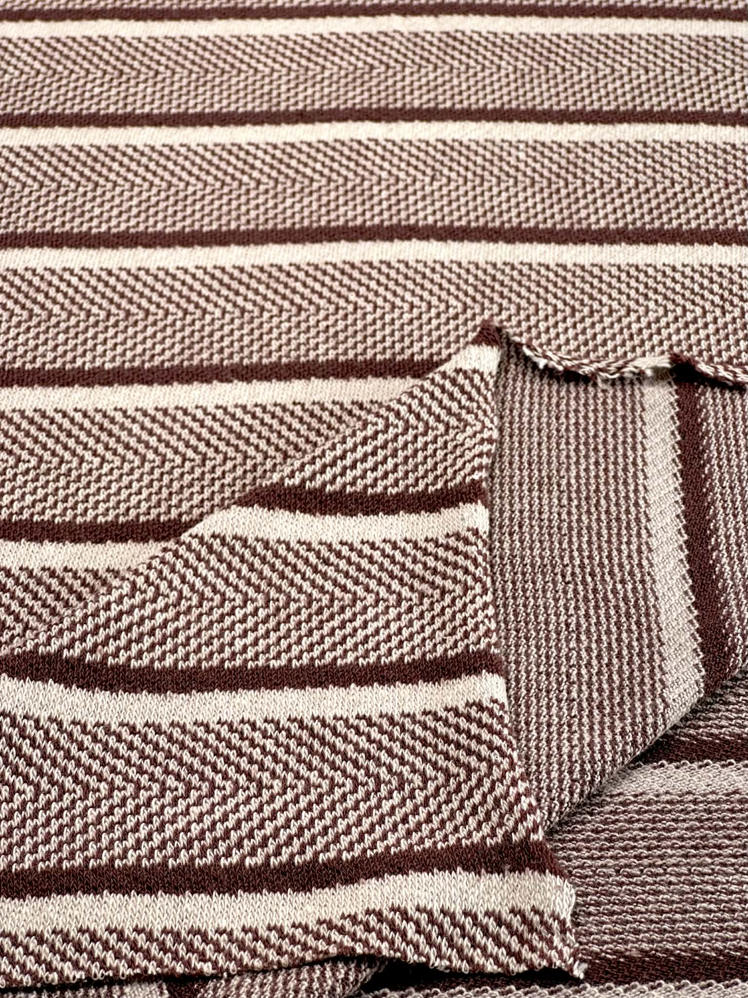 (SWEATER KNIT) BURGUNDY PATTERN