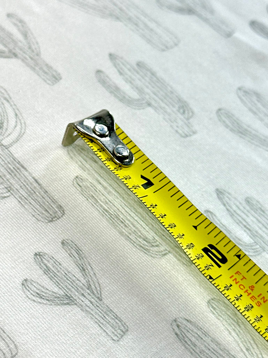 (RAYON MODAL) VINTAGE CACTUS ON OFF WHITE