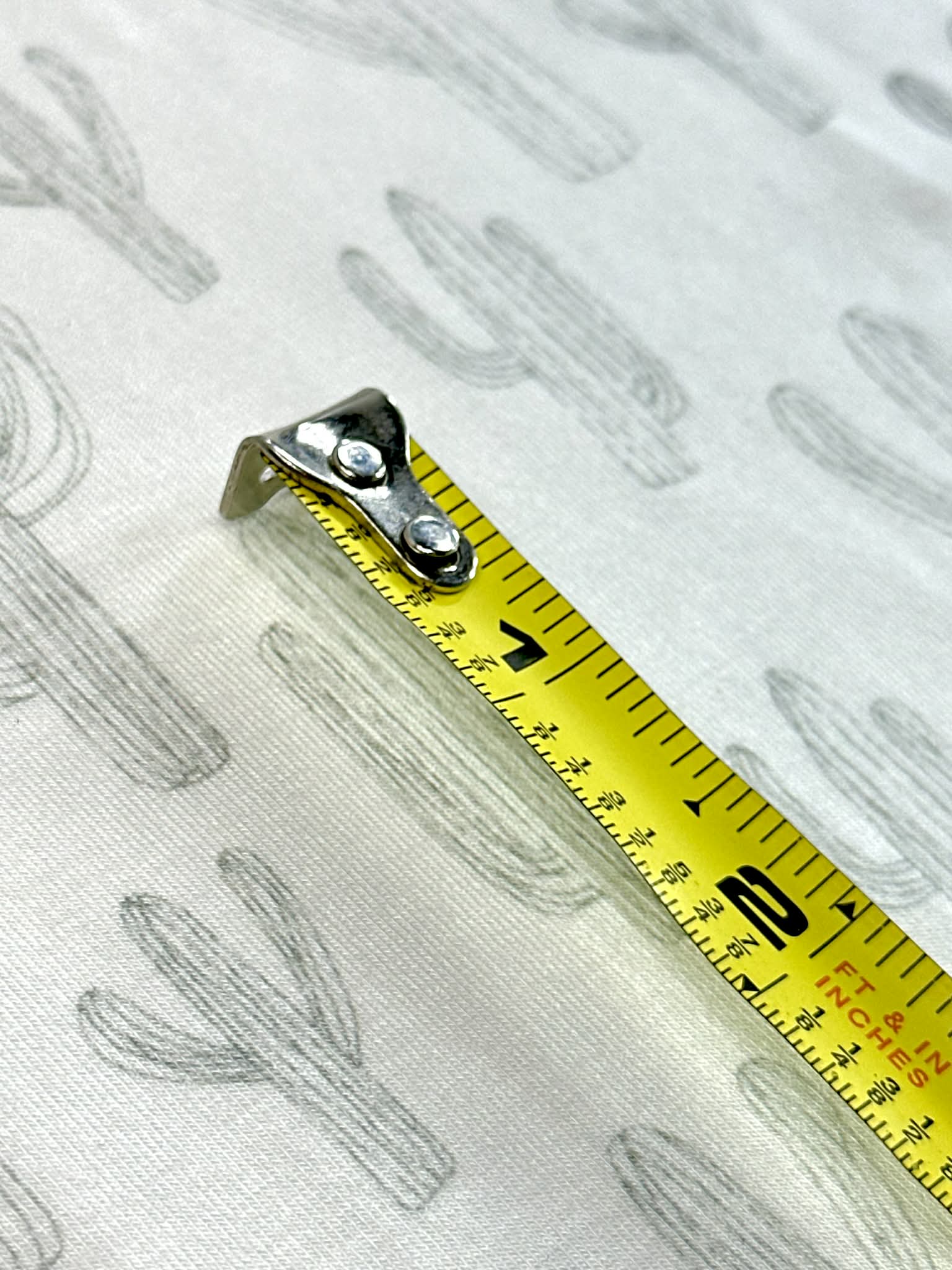 (RAYON MODAL) VINTAGE CACTUS ON OFF WHITE